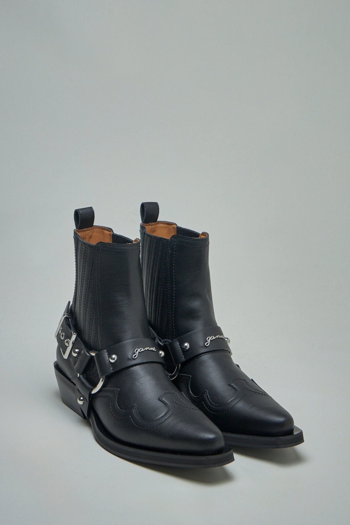 Fitted Chelsea Western Boot