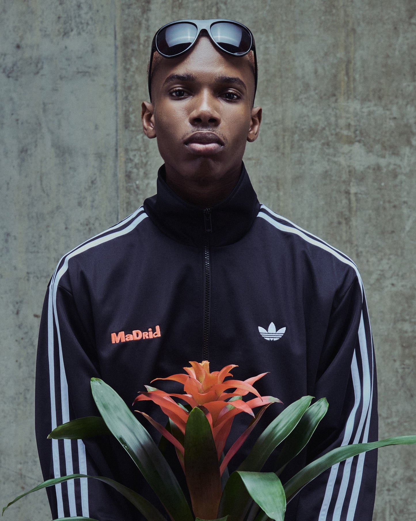 Chaqueta de chandal Relaxed adidas Originals x Bad Bunny DtMF Tour Merch "Madrid" Firebird para hombre