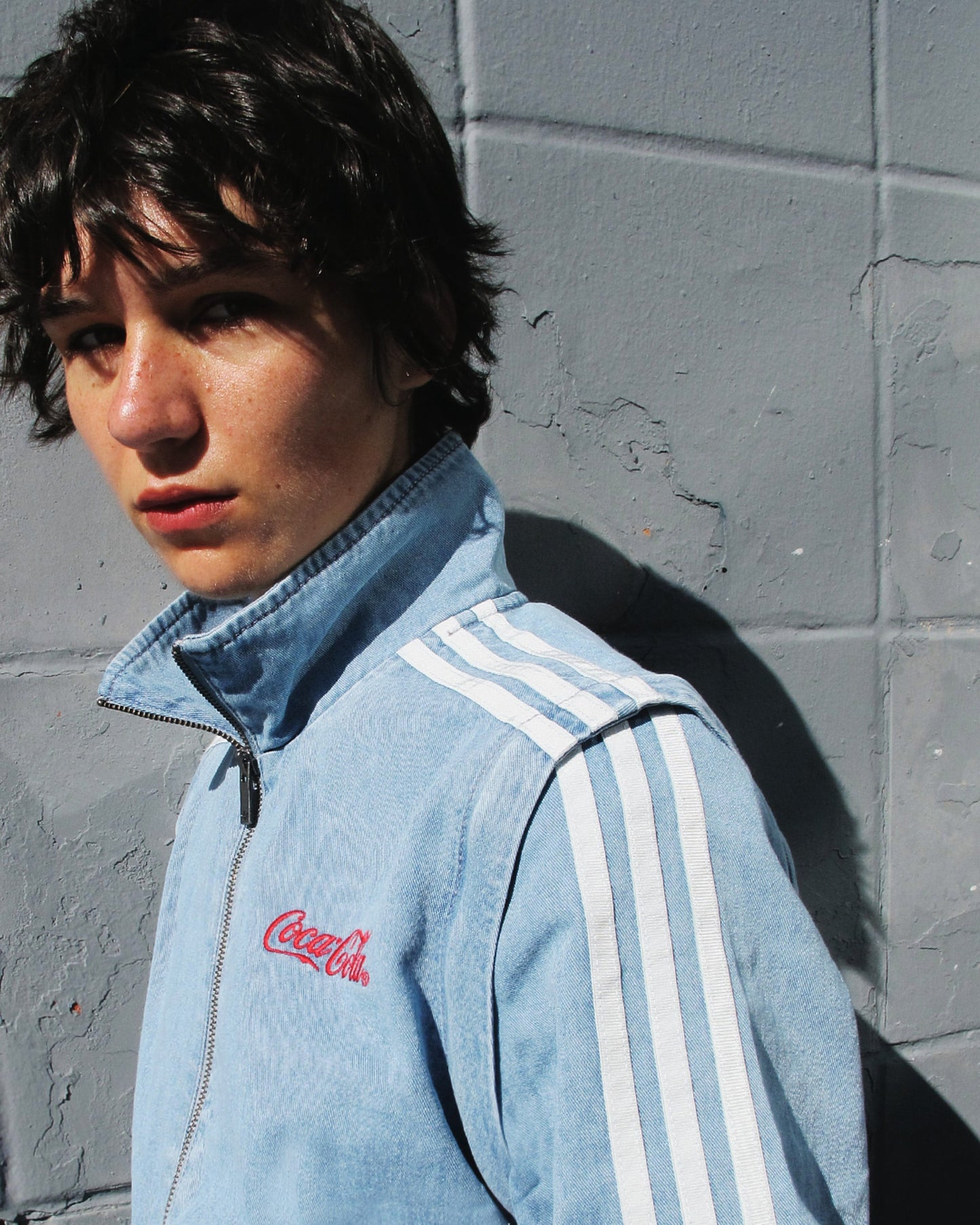 Chaqueta de chandal con logo Slim Desmontable adidas Originals x Coca-Cola Firebird Denim para mujer
