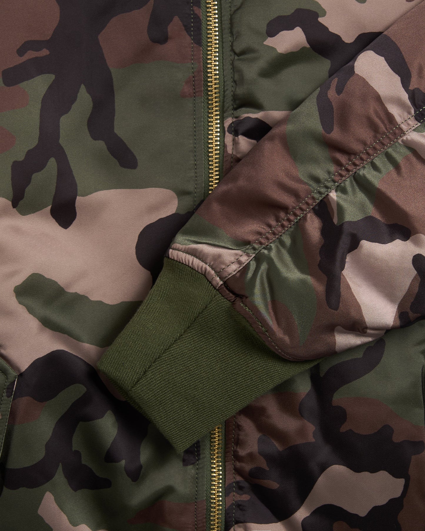 Bomber Alpha Industries MA-1 Base Flight Camo para hombre