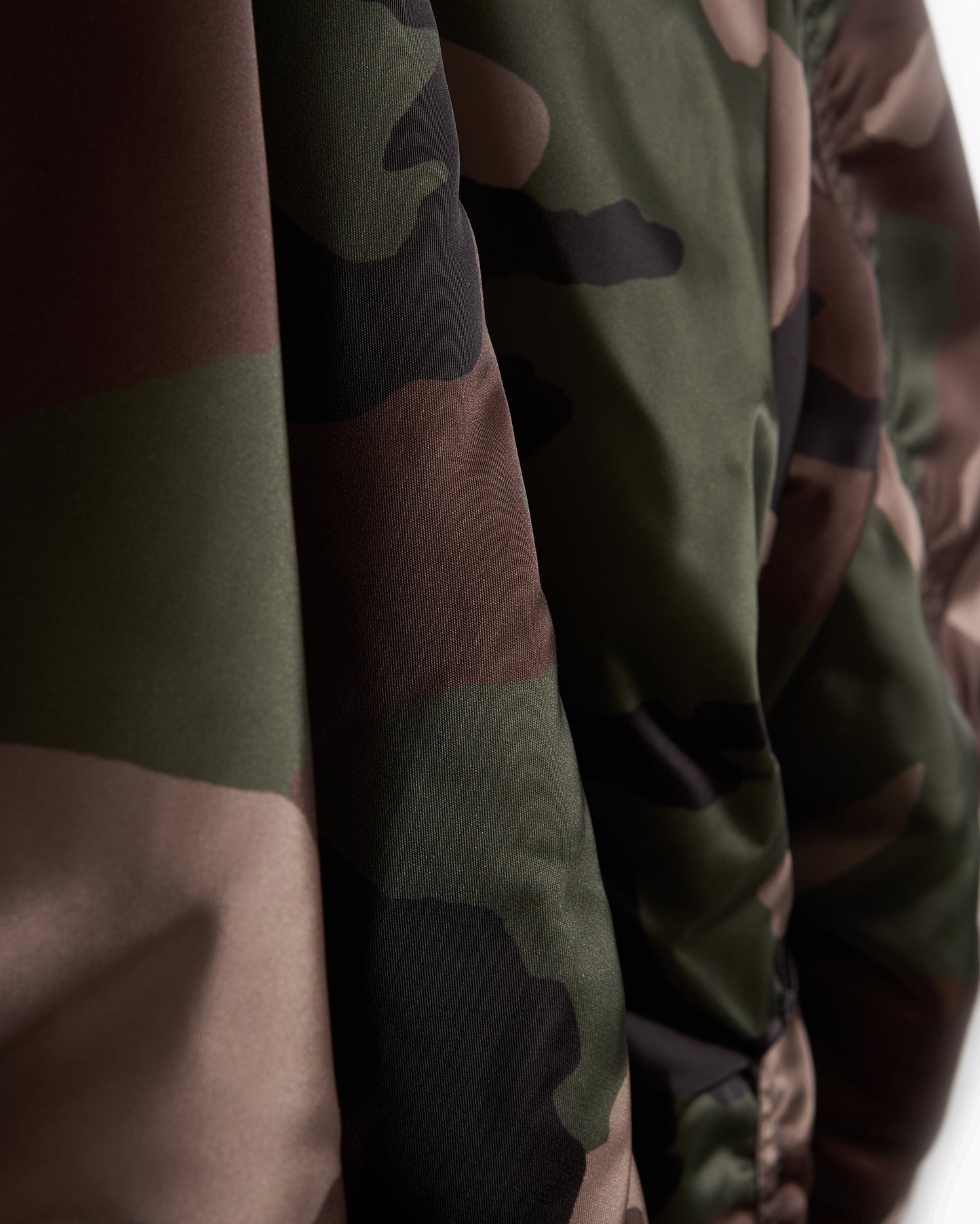 Bomber Alpha Industries MA-1 Base Flight Camo para hombre
