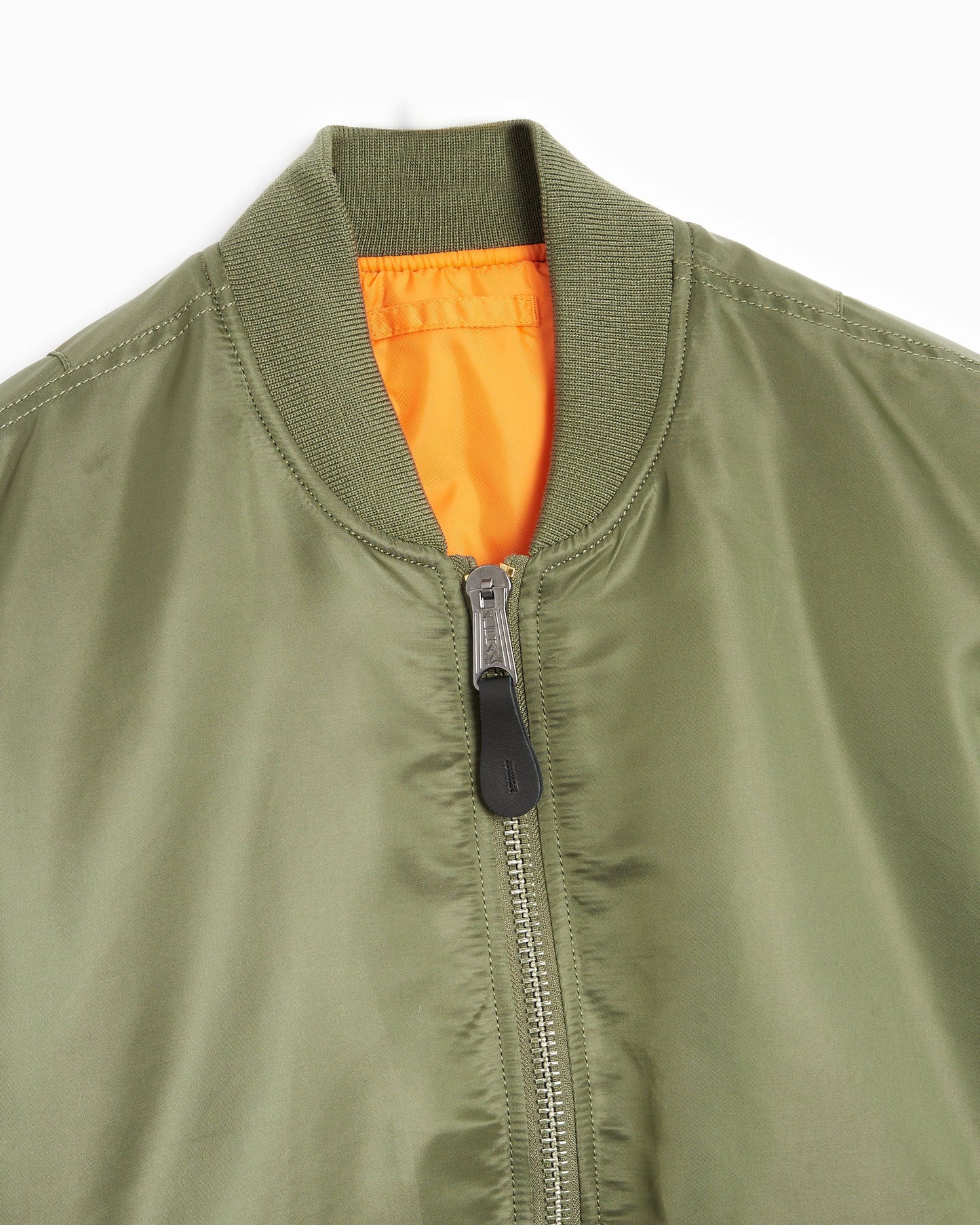Bomber Alpha Industries MA-1 para hombre