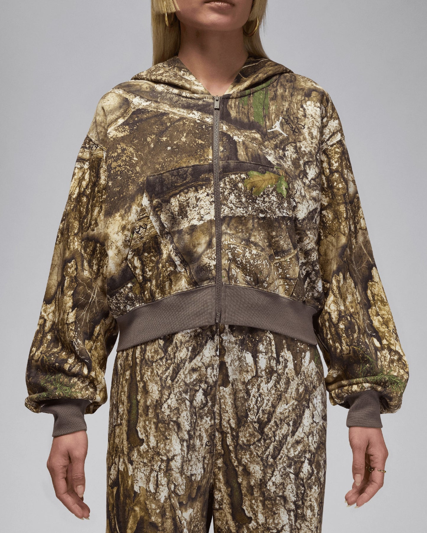 Chaqueta ligera camuflaje Crop hojas Jordan Brooklyn Realtree Fleece para mujer