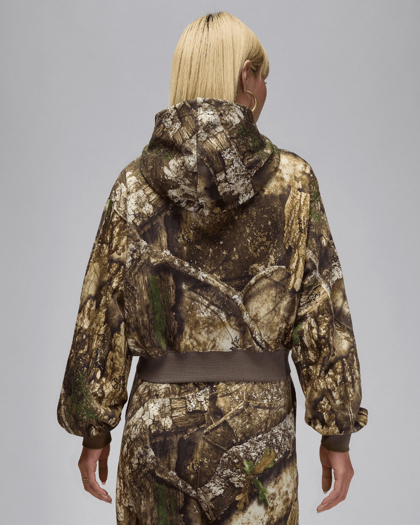 Chaqueta ligera camuflaje Crop hojas Jordan Brooklyn Realtree Fleece para mujer
