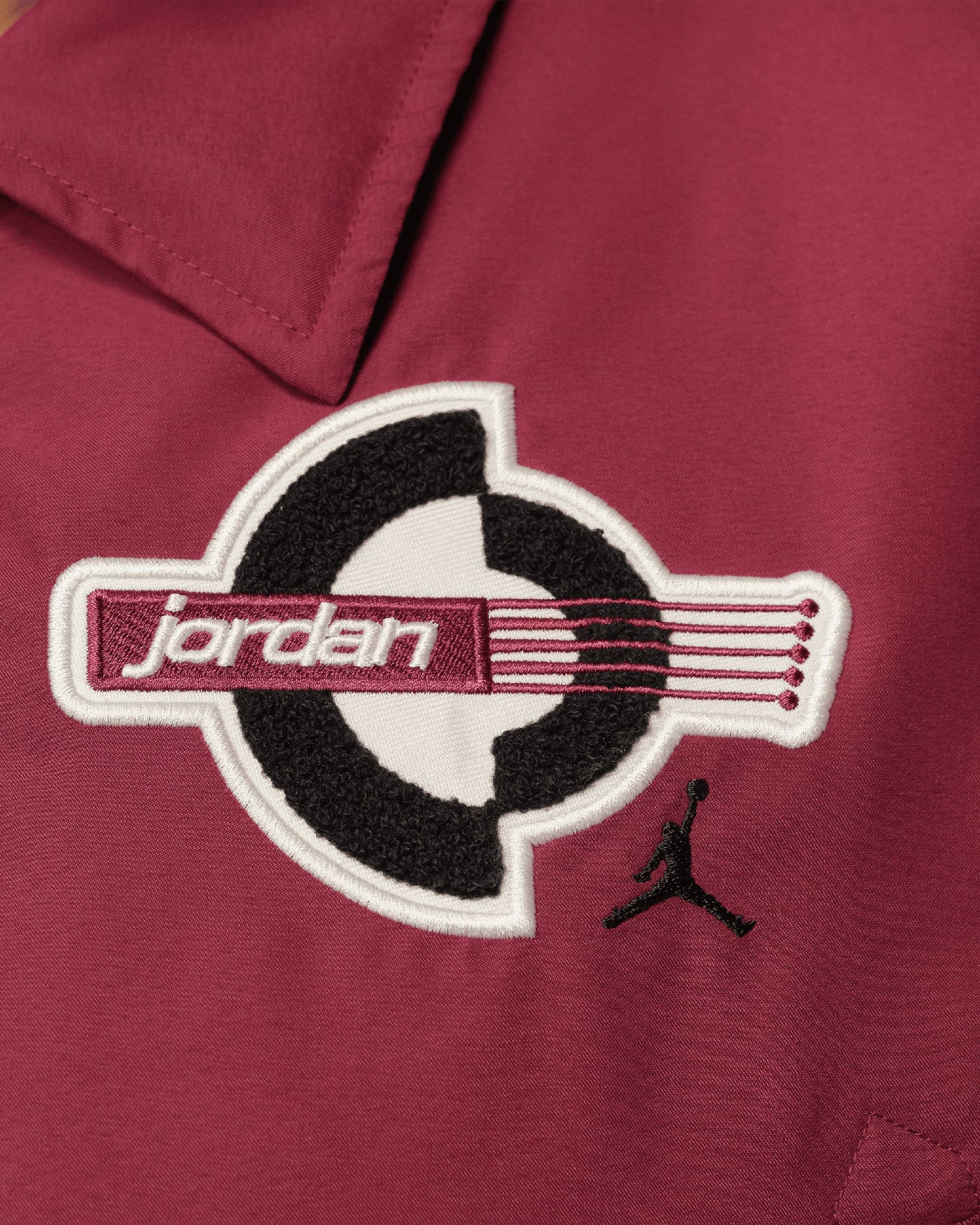Varsity con logo Boxy Jordan Brooklyn Therma-FIT para mujer