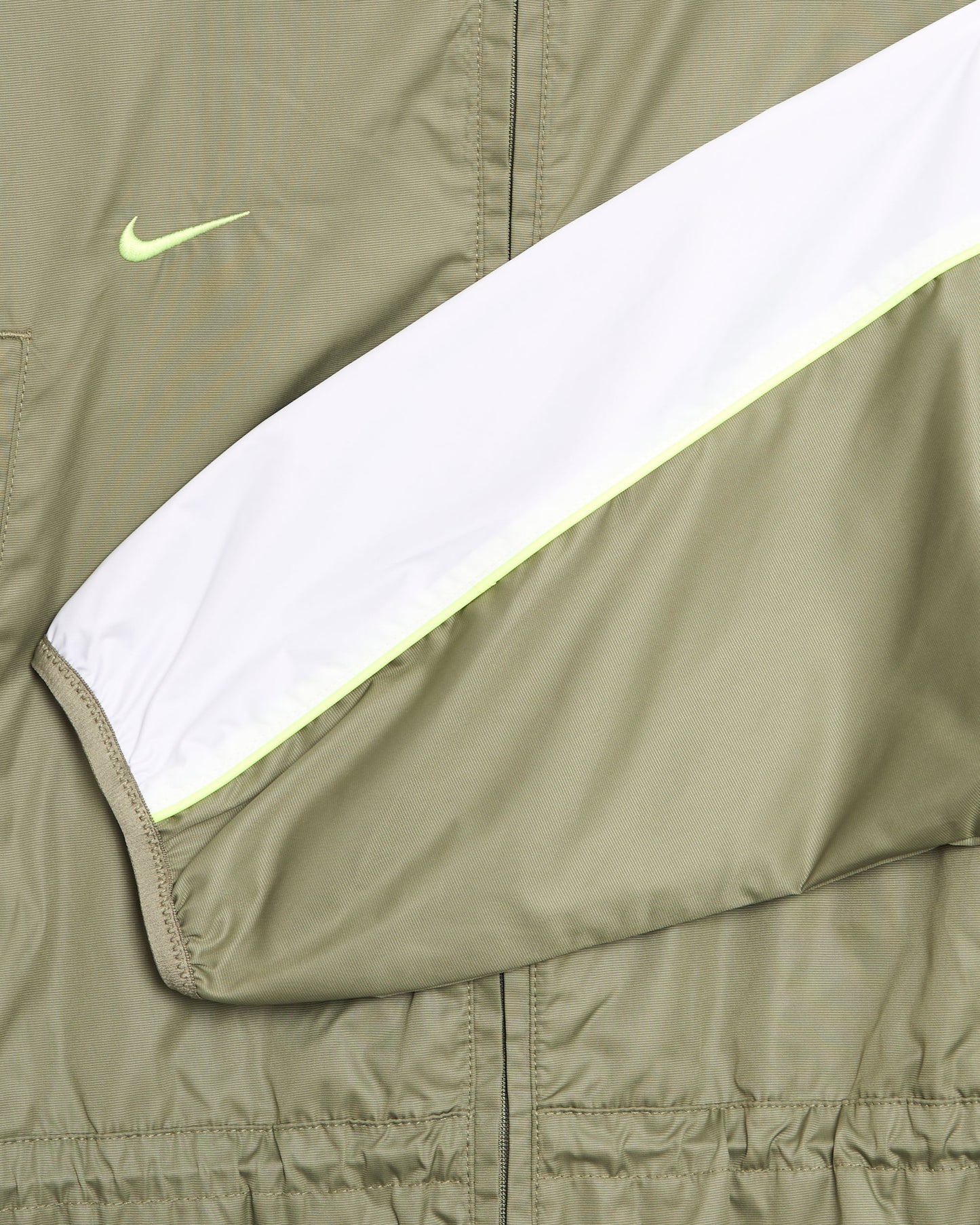 Chaqueta ligera Relaxed Nike Shox Woven para mujer