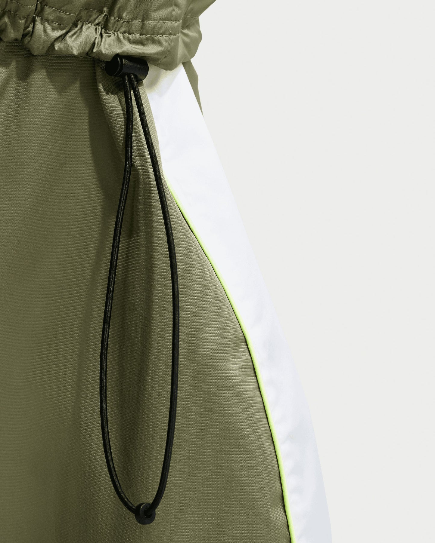 Chaqueta ligera Relaxed Nike Shox Woven para mujer