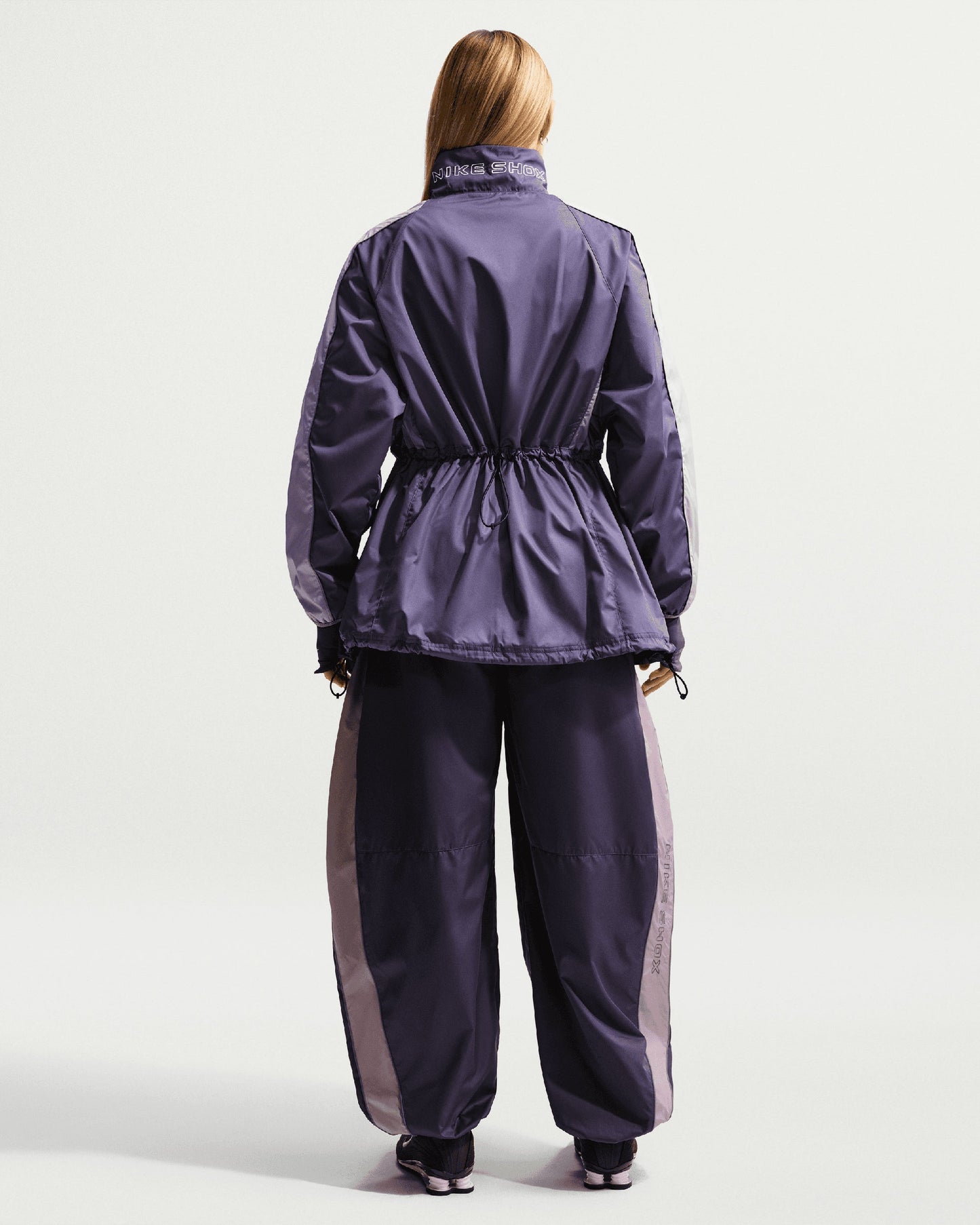 Chaqueta ligera Relaxed Nike Sportswear Shox Woven para mujer