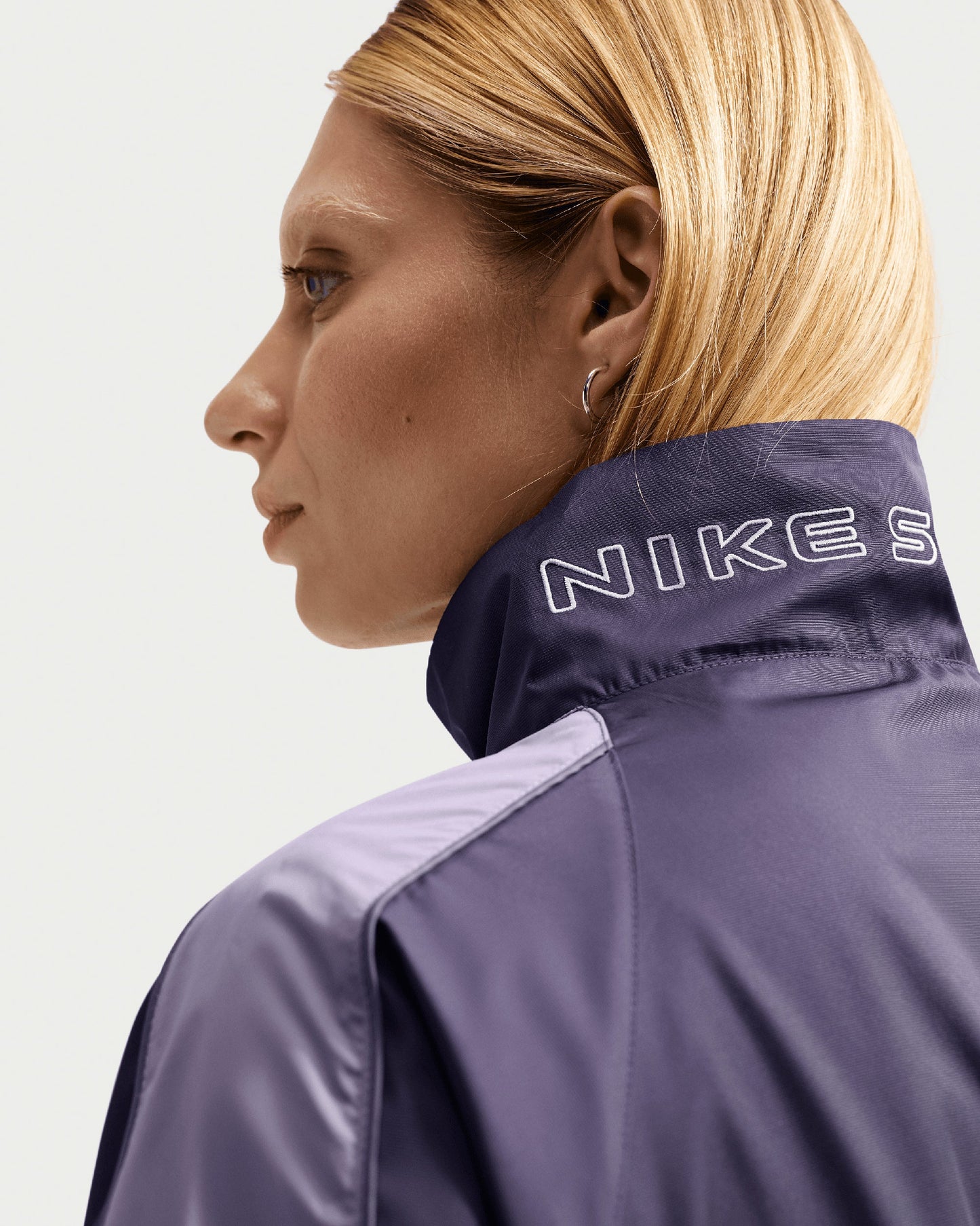 Chaqueta ligera Relaxed Nike Sportswear Shox Woven para mujer
