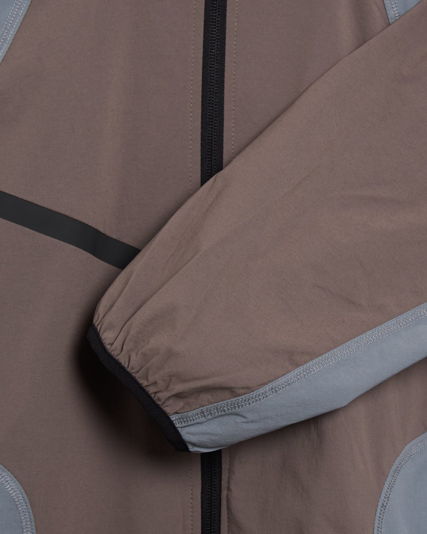 Cortavientos Relaxed Nike Tech Windrunner Dri-FIT Woven para hombre