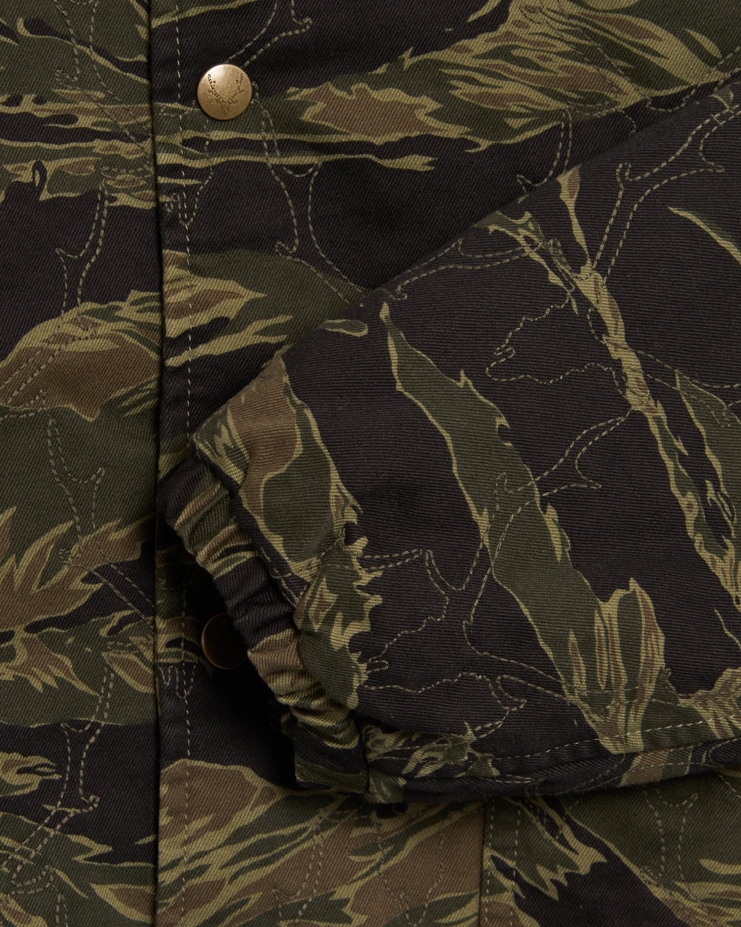 Chaqueta guateada camuflaje Relaxed South2 West8 Skull Quilting para hombre