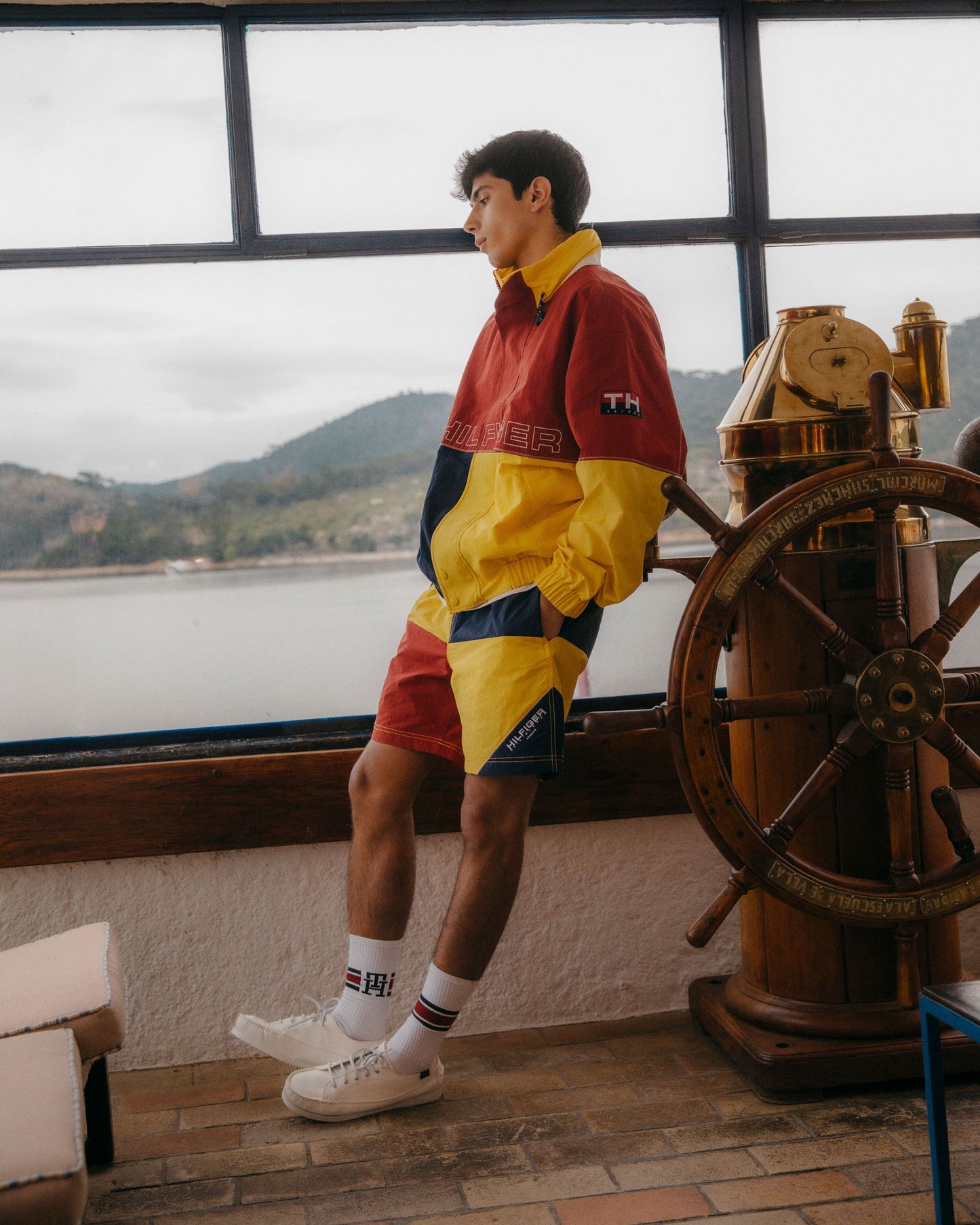 Chaqueta impermeable Relaxed Tommy Hilfiger Sailing Color Block Regatta para hombre