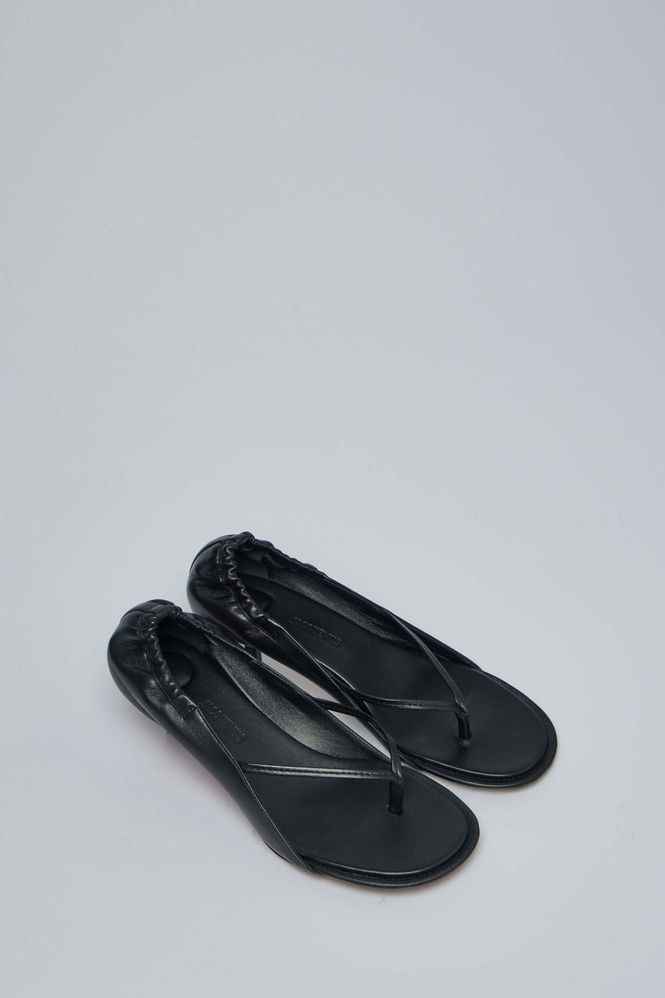 Les Sandales Nu-pieds B