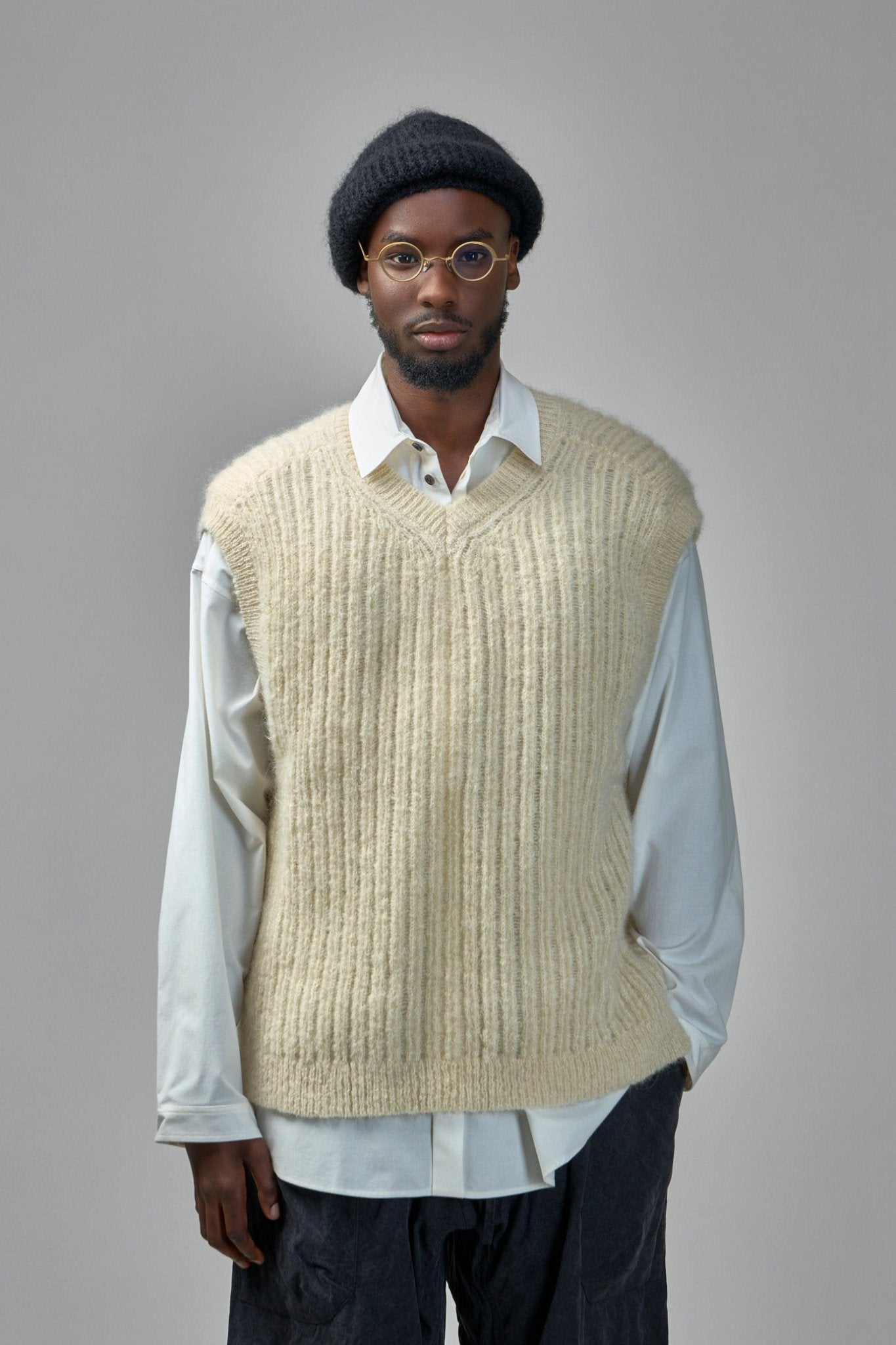 Knit#72 Wide fit Sleeveless V-Neck