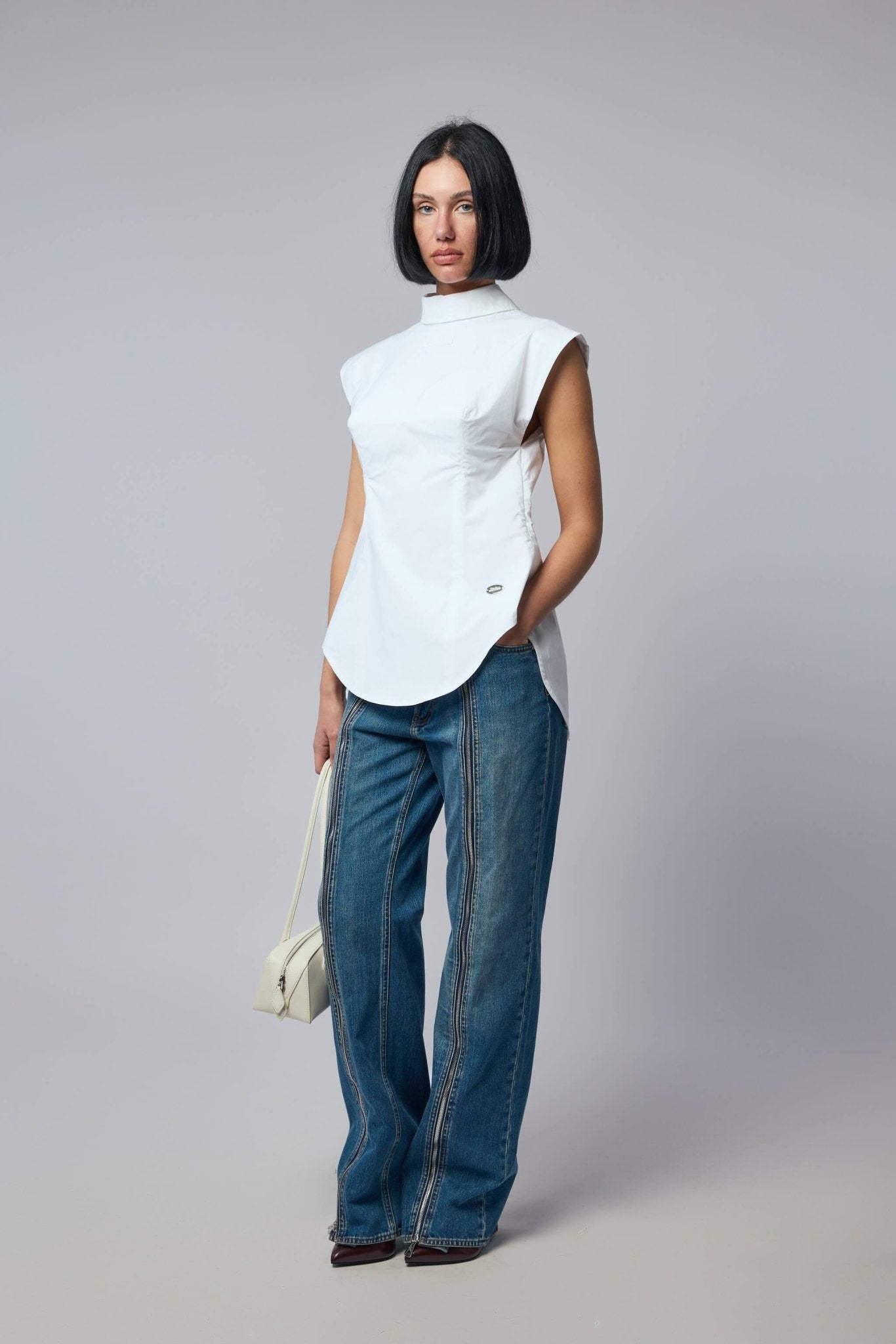 Sleeveless Reversed Shirt with Pointy Boobs
