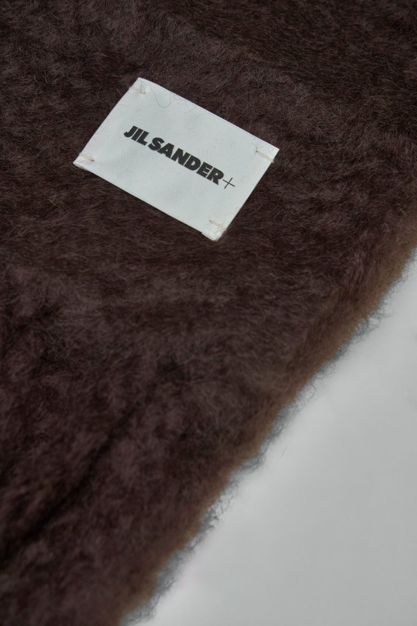 Logo Patch Fringe-Detailed Scarf