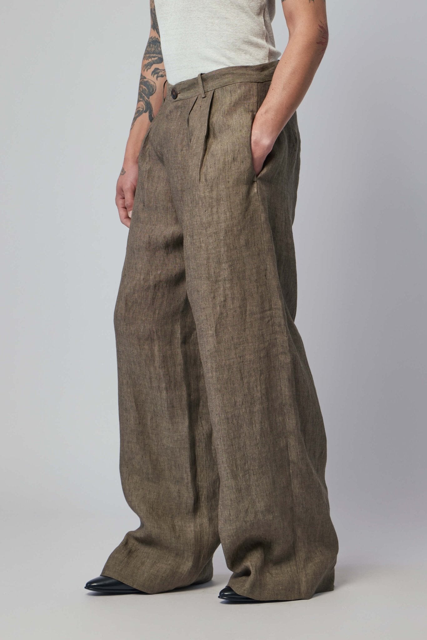 Men's Wide-fit Pleated-waist