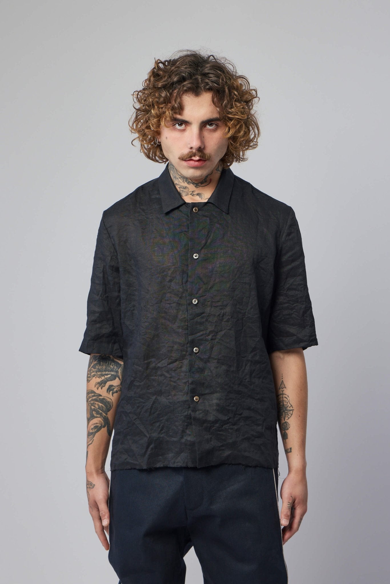 Unisex Fitted Short Sleeve Shirt
