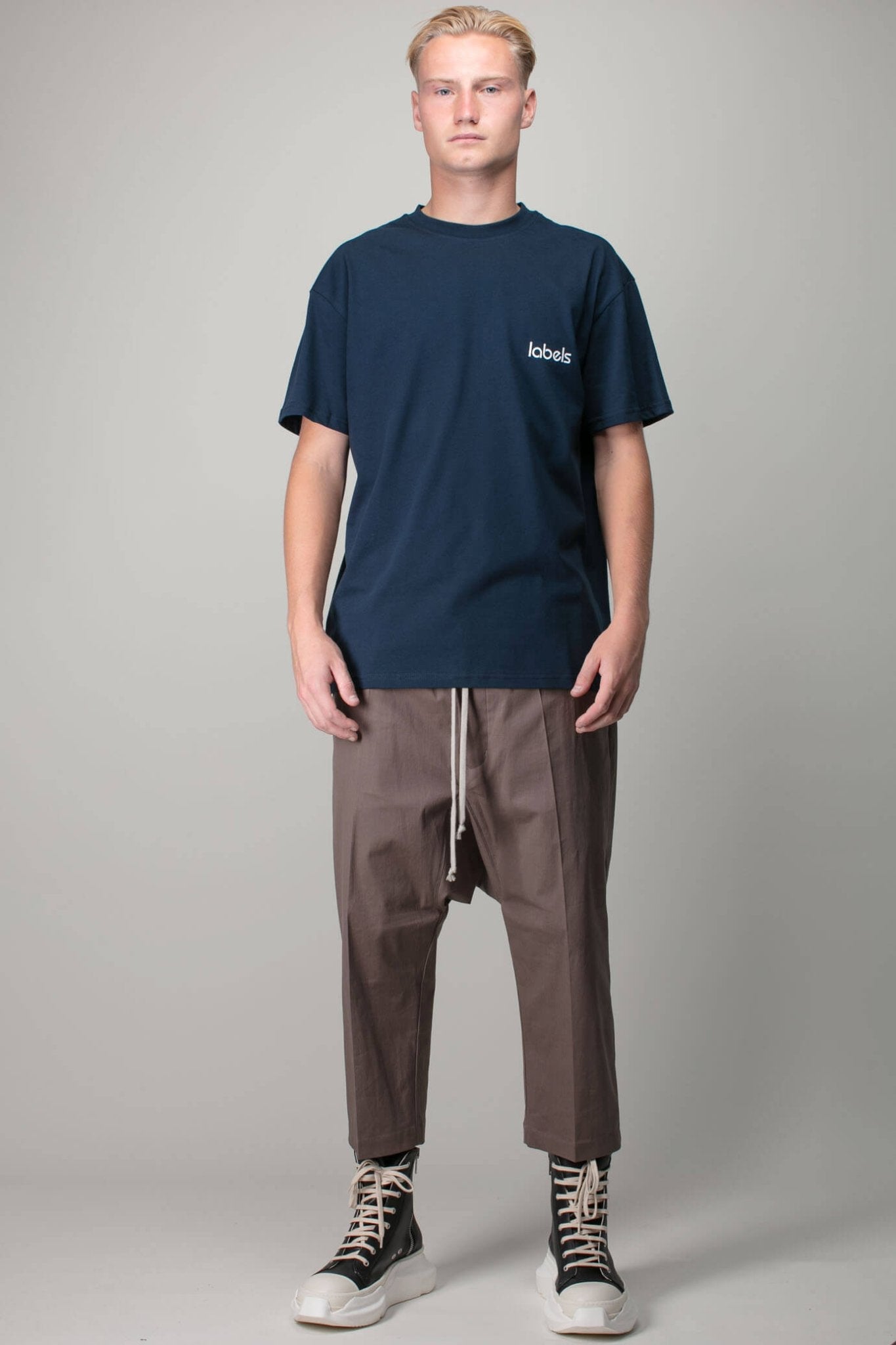 Labels Tee