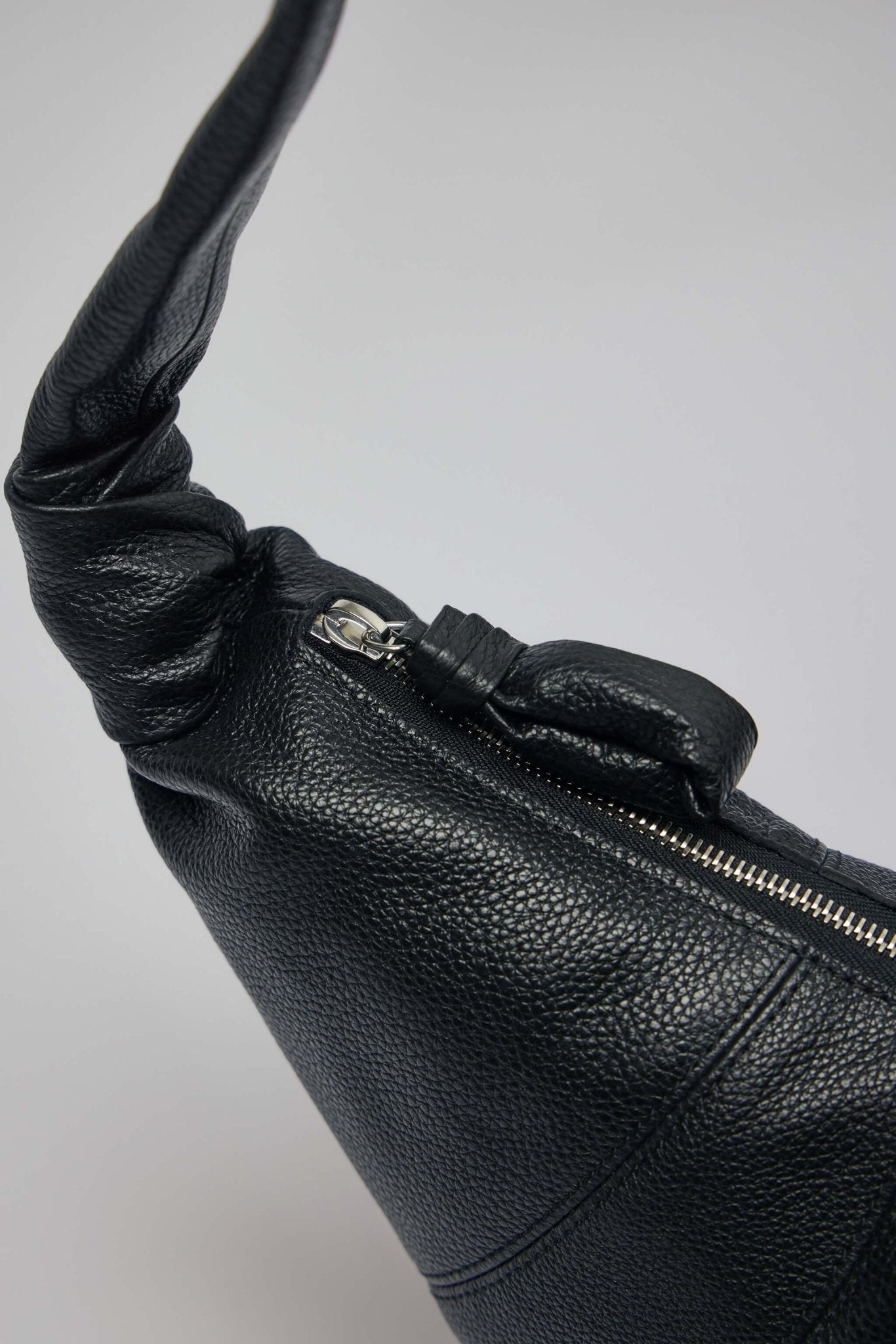 Medium Croissant Bag Unisex