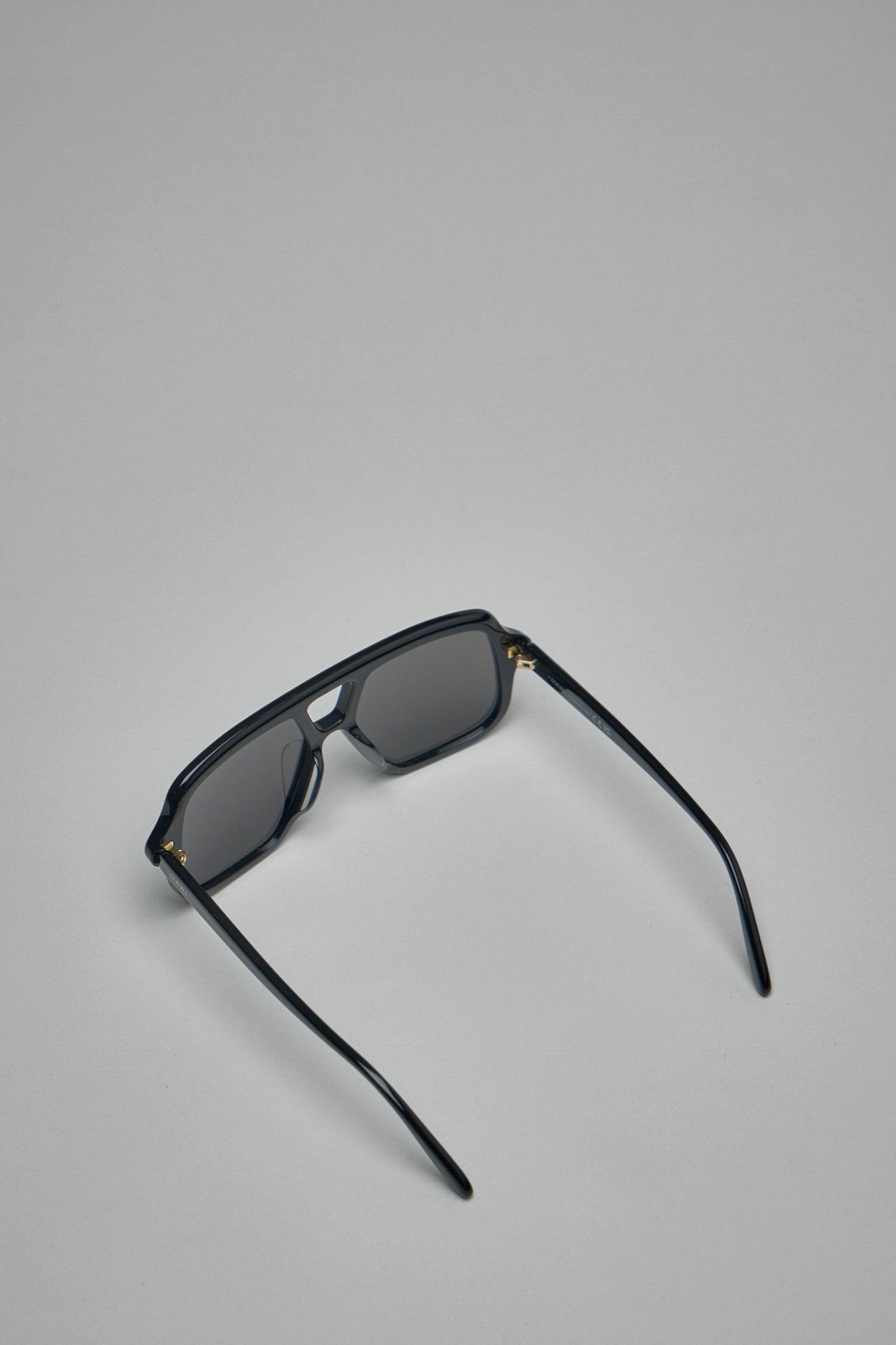 Slim Pilot Sunglasses