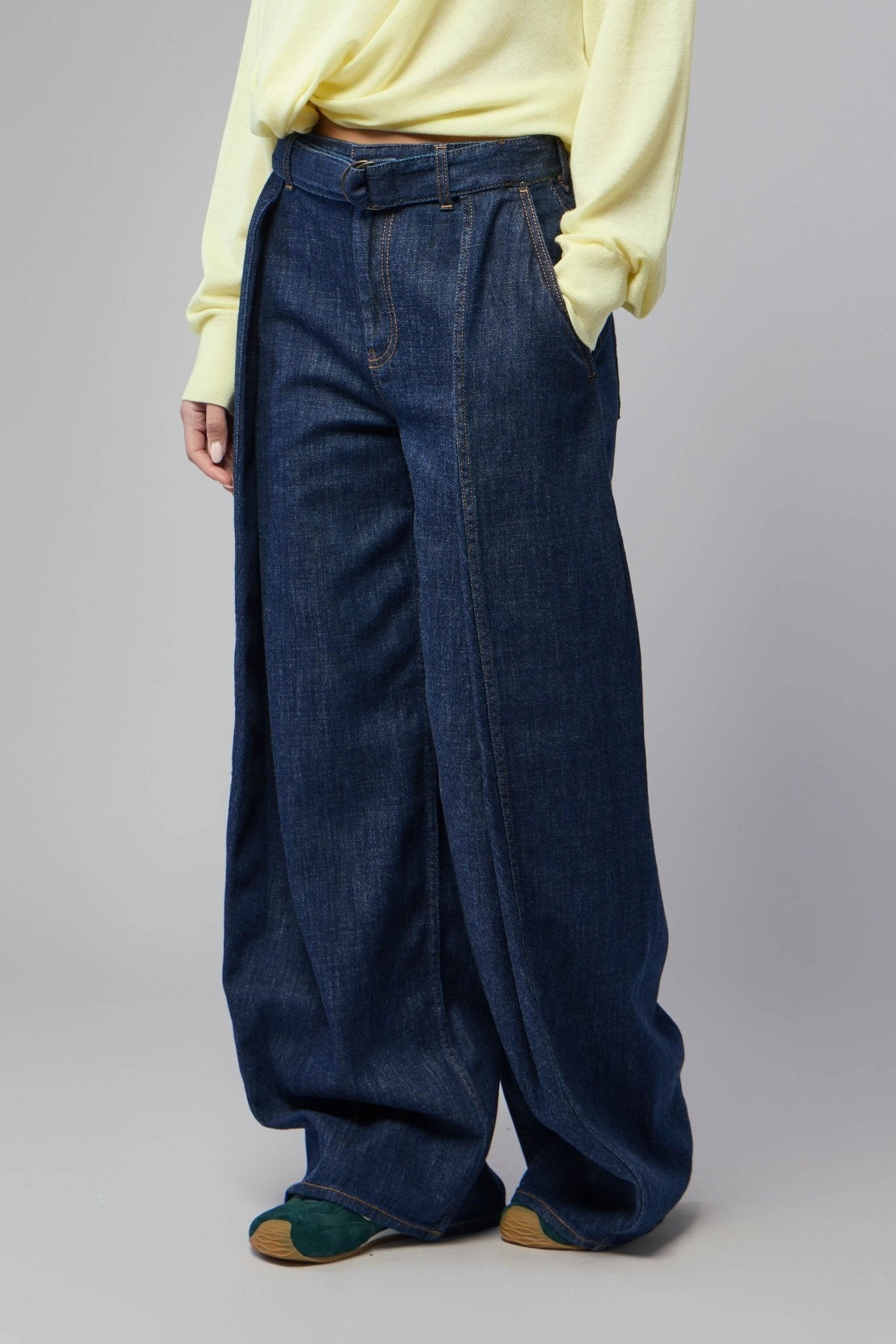 Belted Jeans in Denim