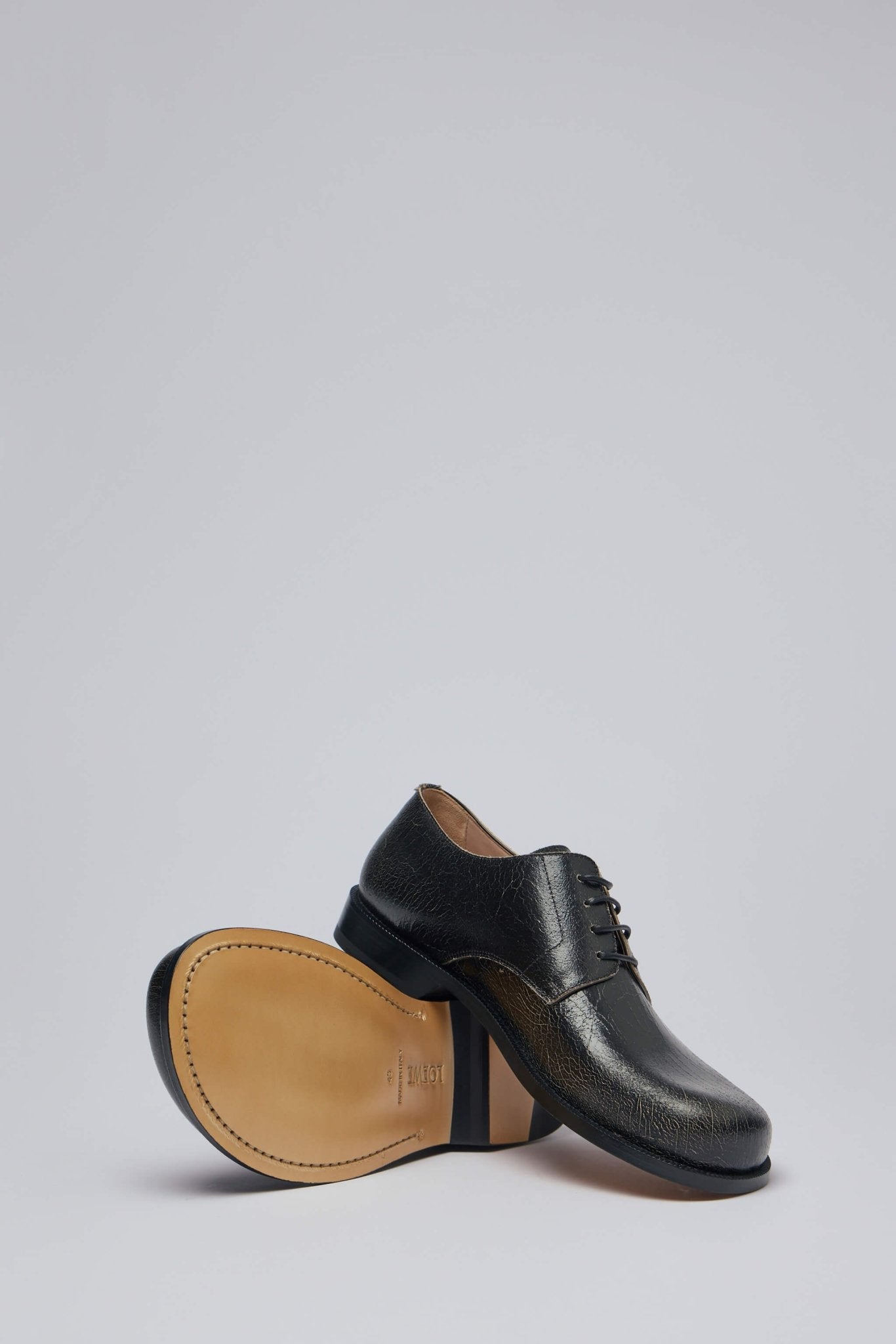 Campo Derby in Cracked Calfskin