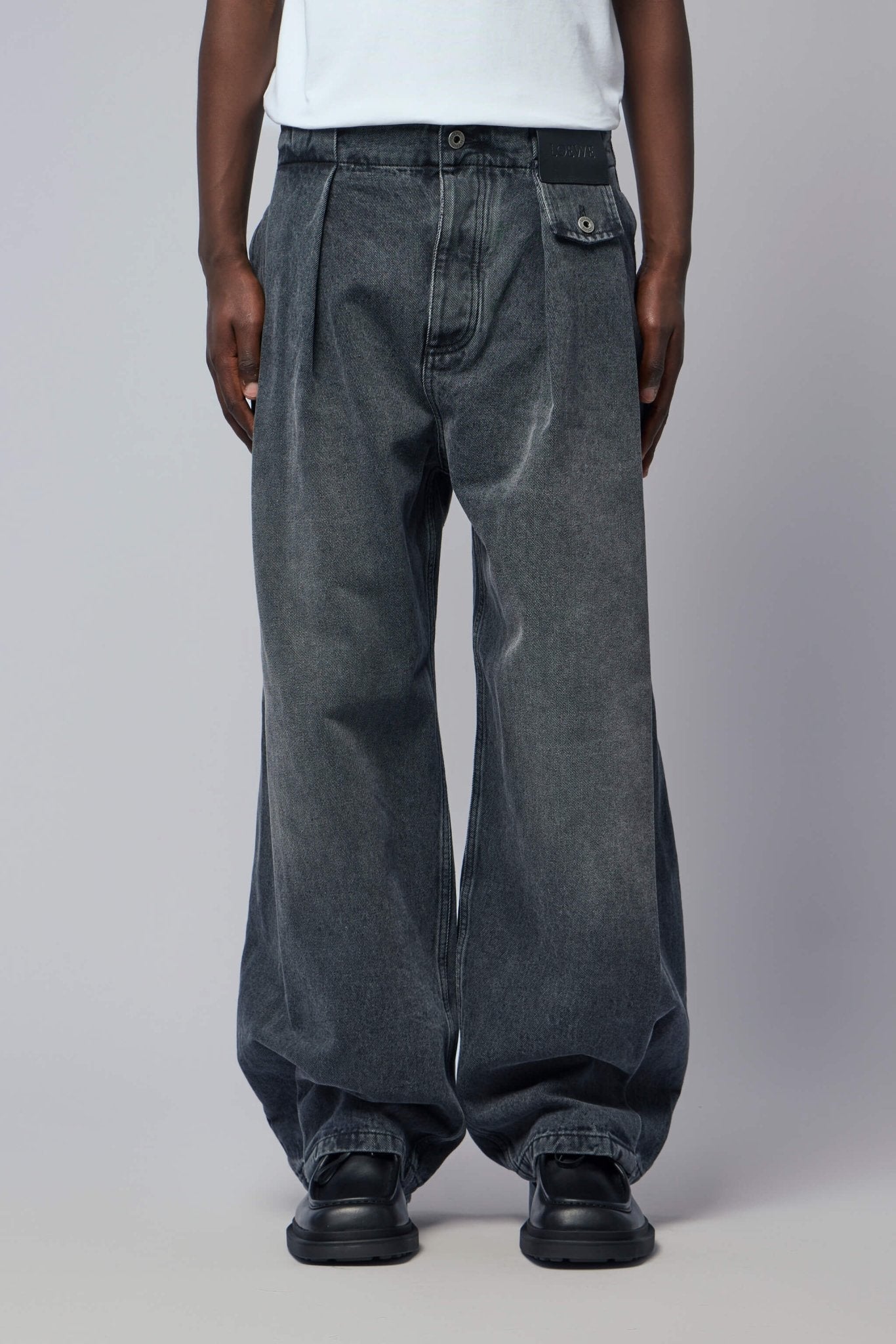 Wide-Leg Jeans