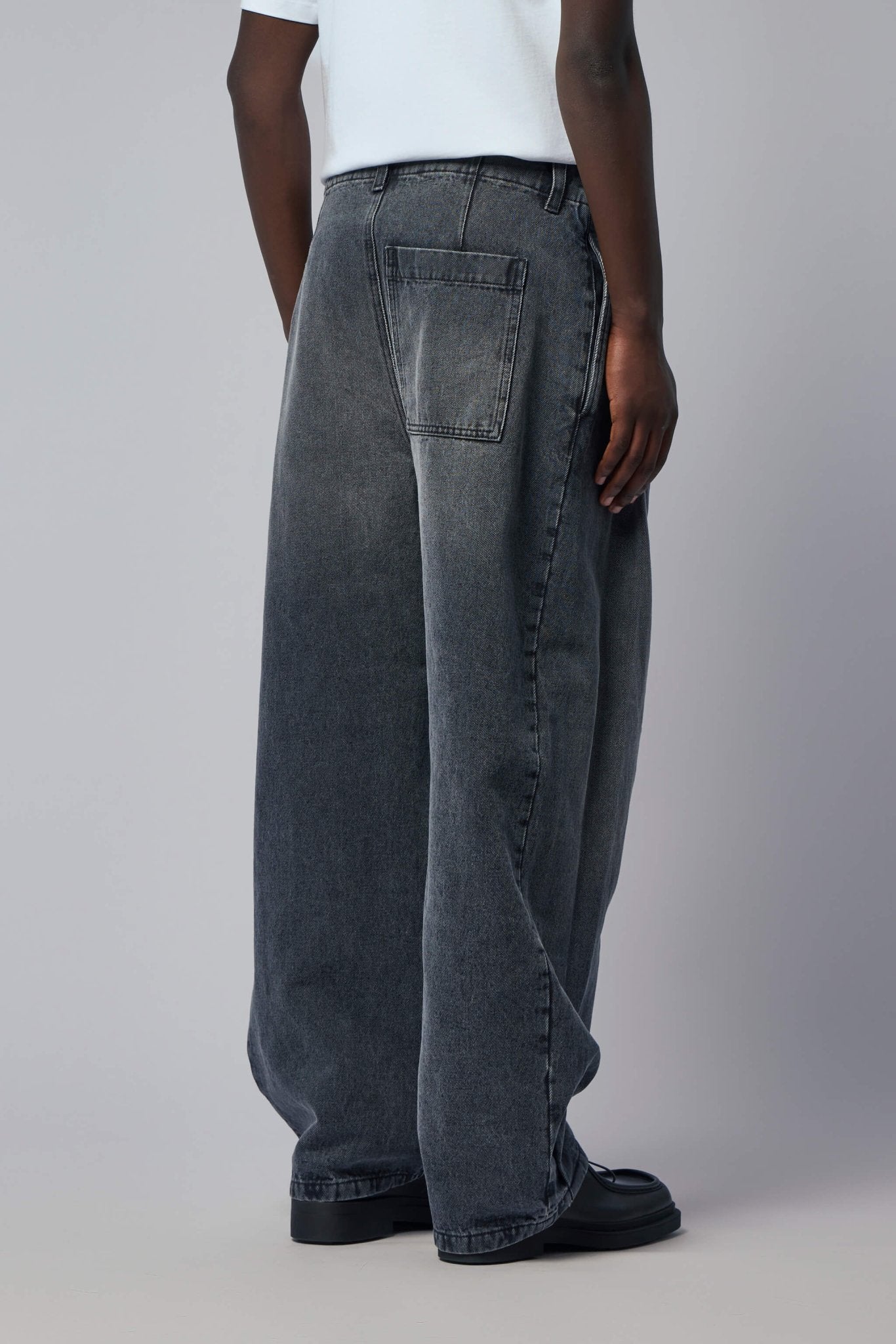 Wide-Leg Jeans