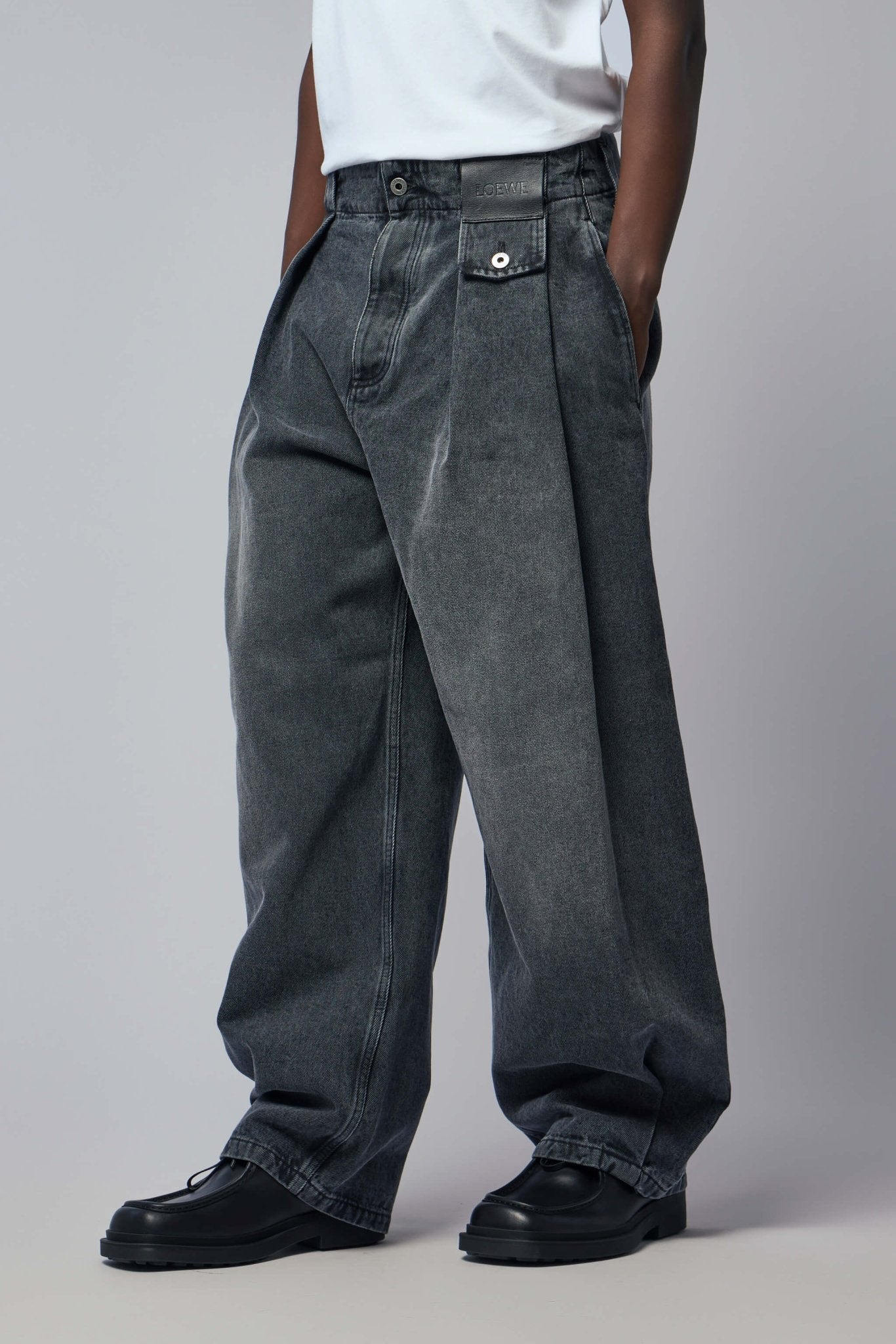 Wide-Leg Jeans