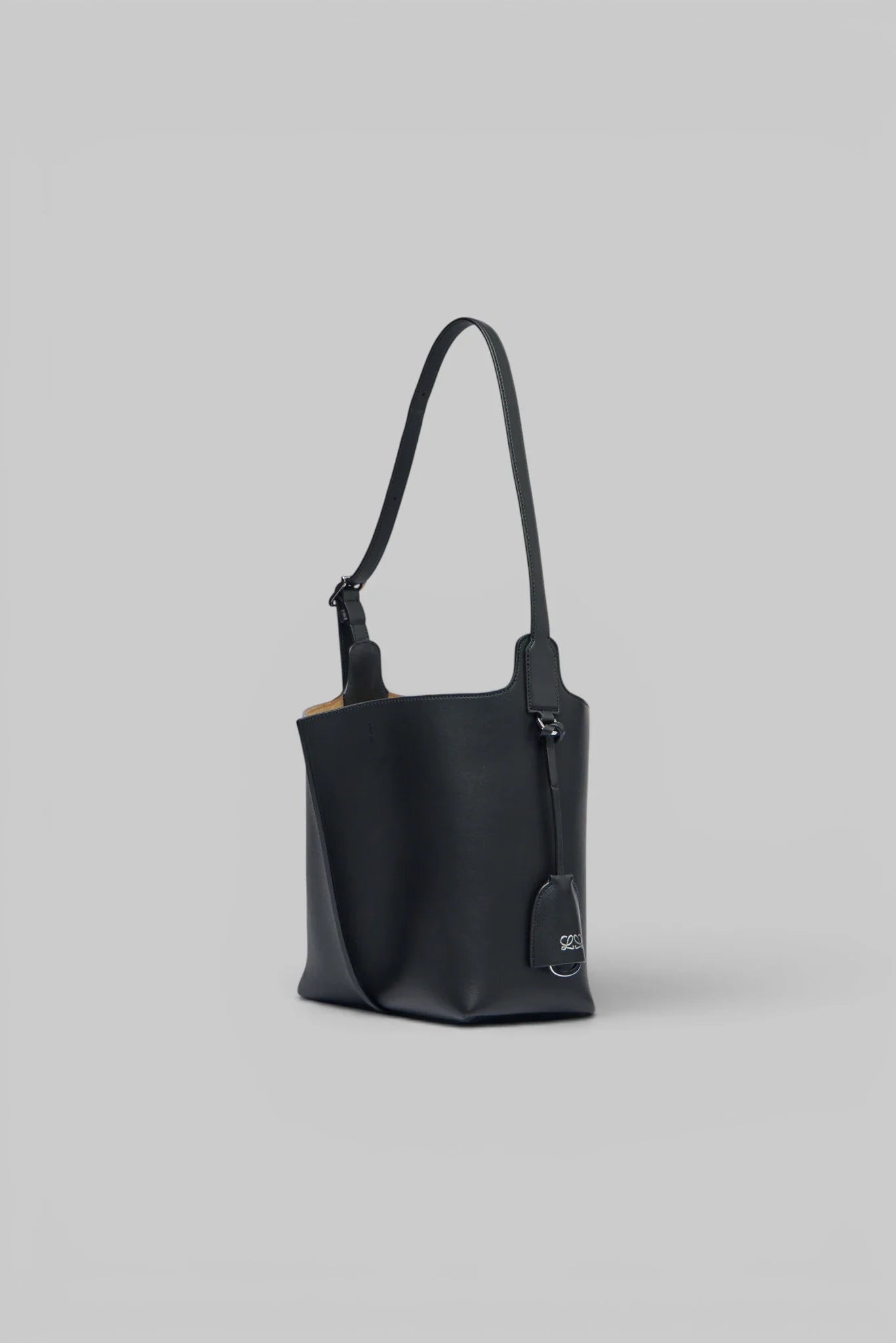 Medium Bilbao Bucket