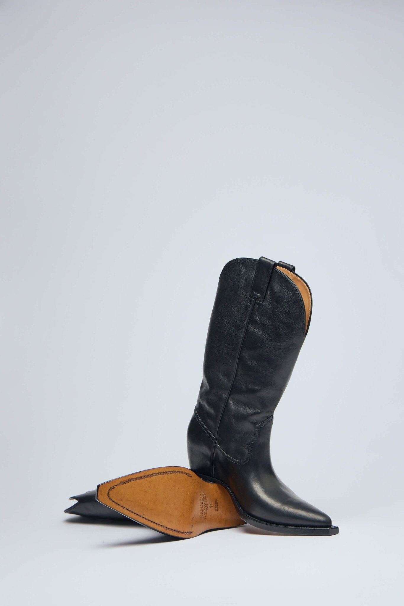 Pointed Toe Chelsea Boots