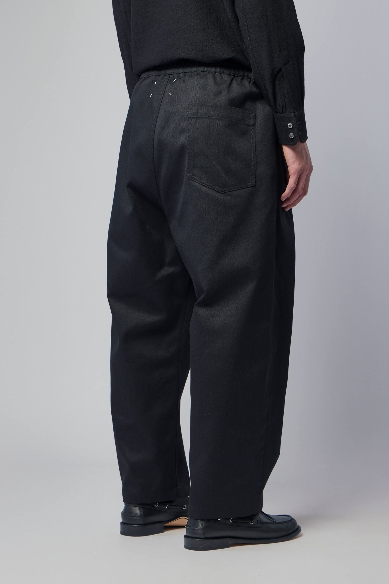 Pleated Wide-leg Pants