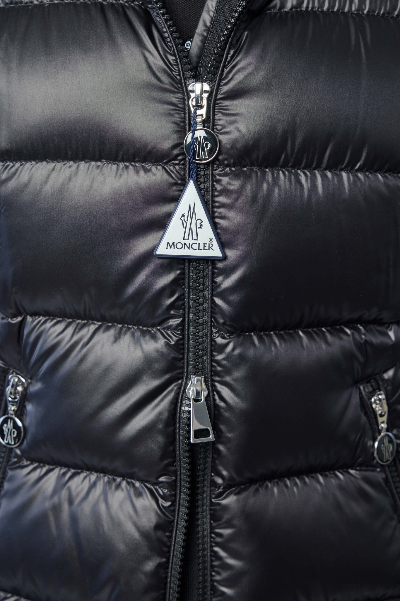 Glesse Hooded Short Down Jacket
