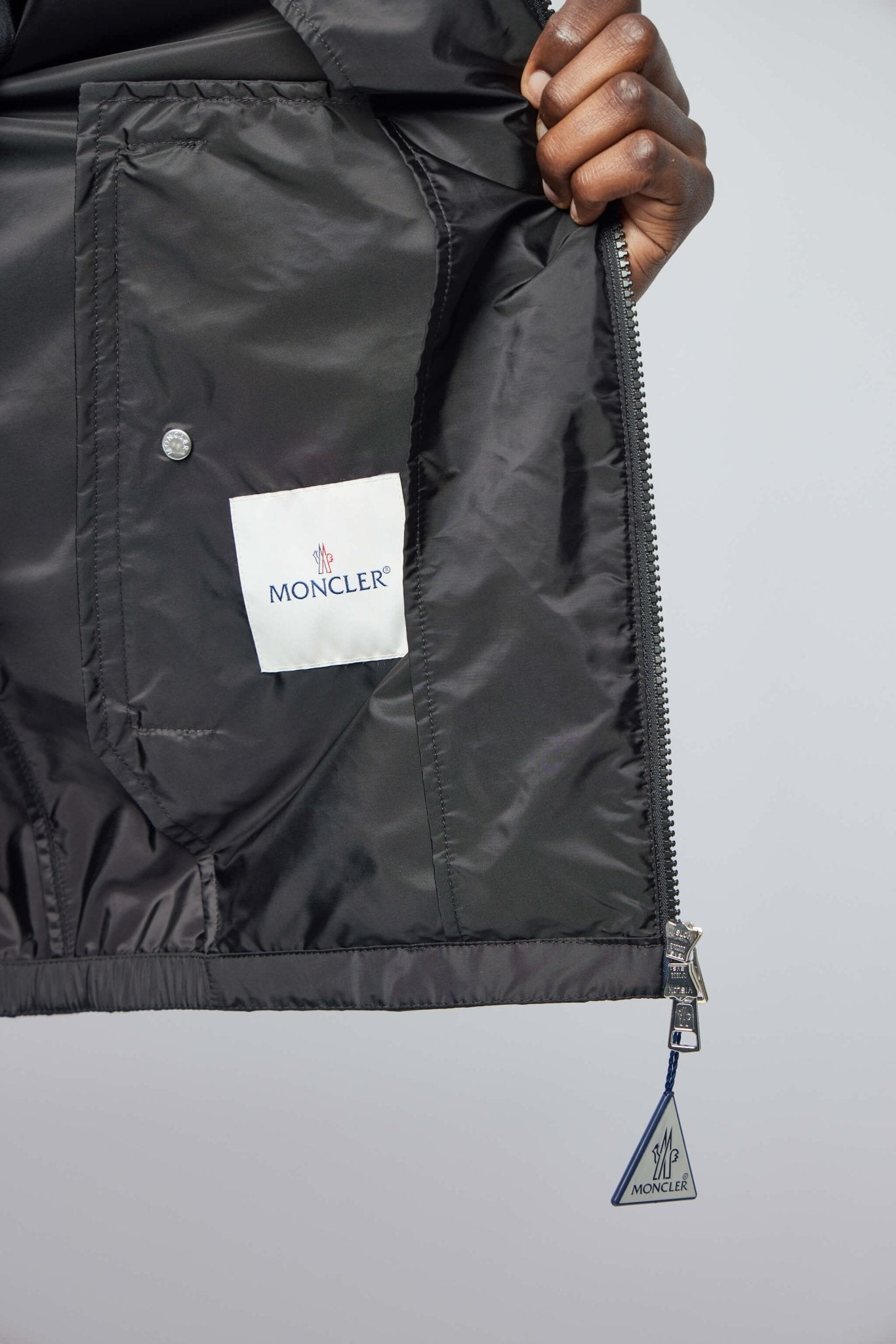 Grimpeurs Hooded Windbreaker