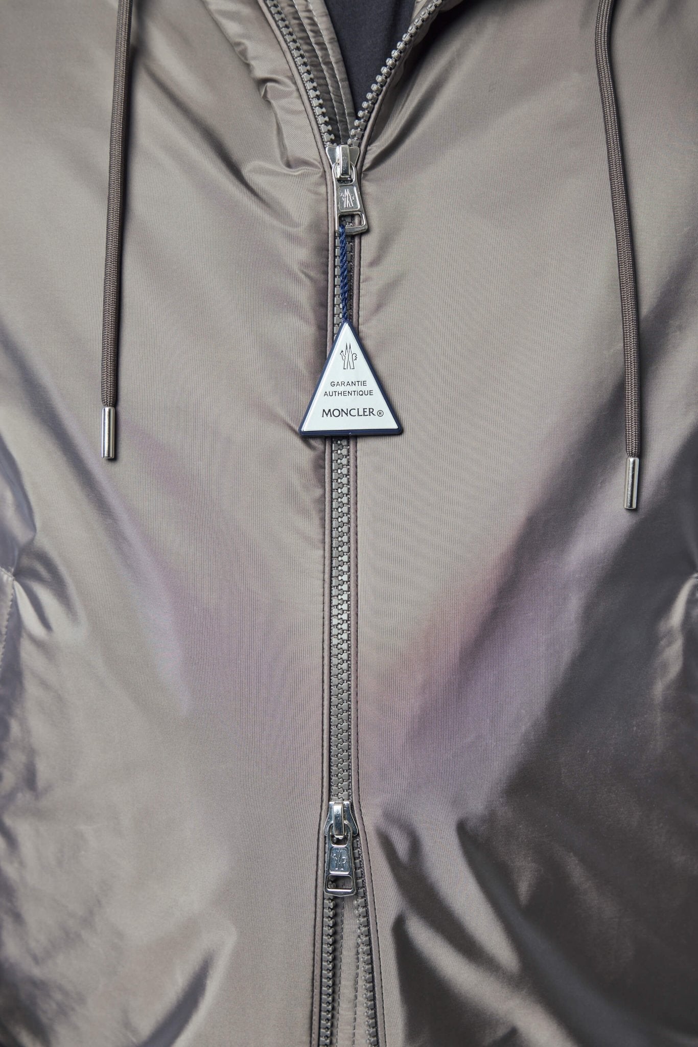 Grimpeurs Hooded Windbreaker