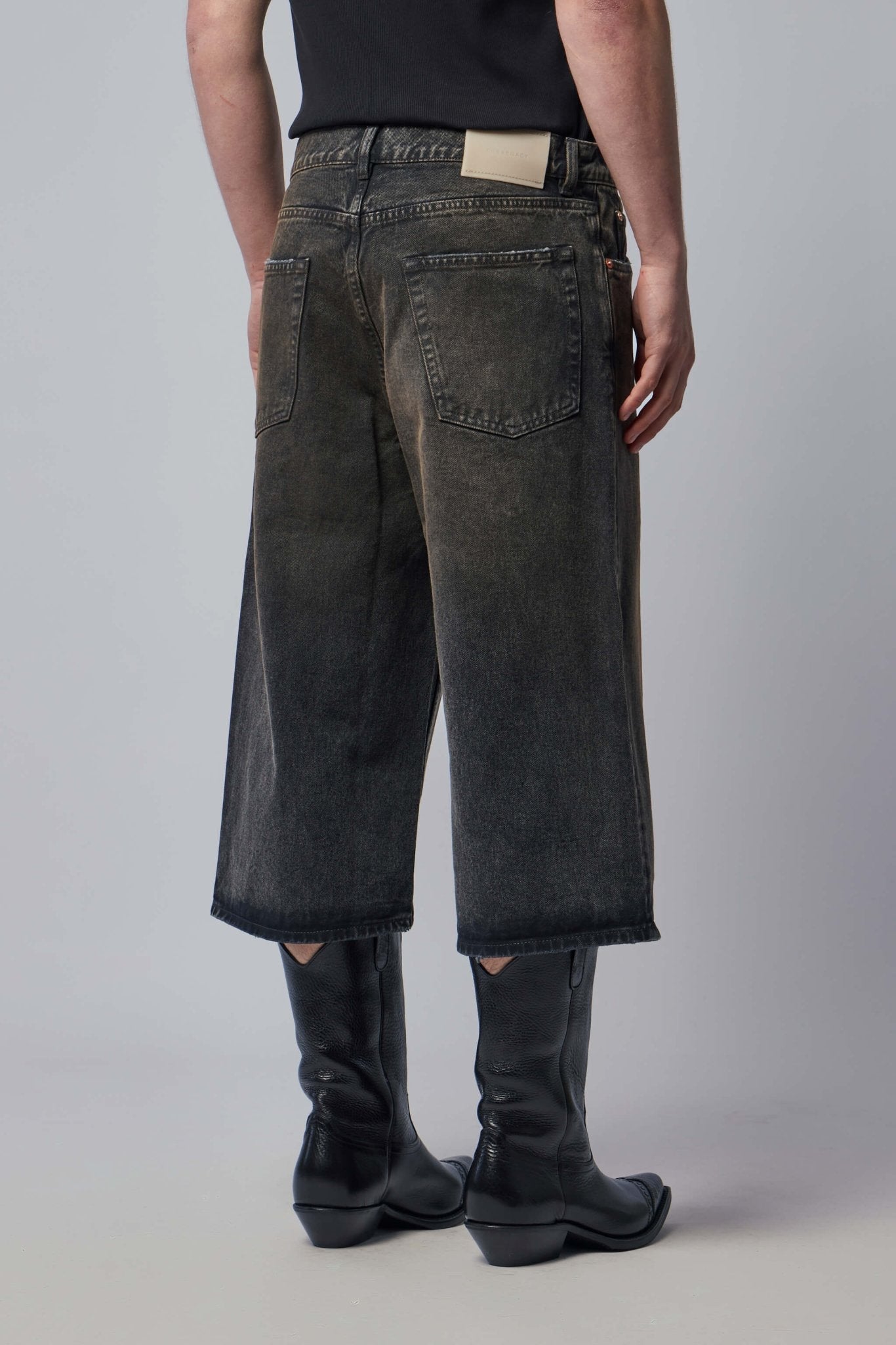 Capri Cut Nebula Wash Denim