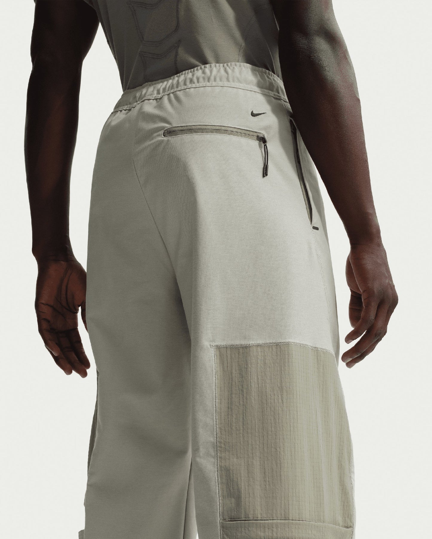 Pantalones de chandal Relaxed Nike Tech Shori Utility Dri-FIT para hombre