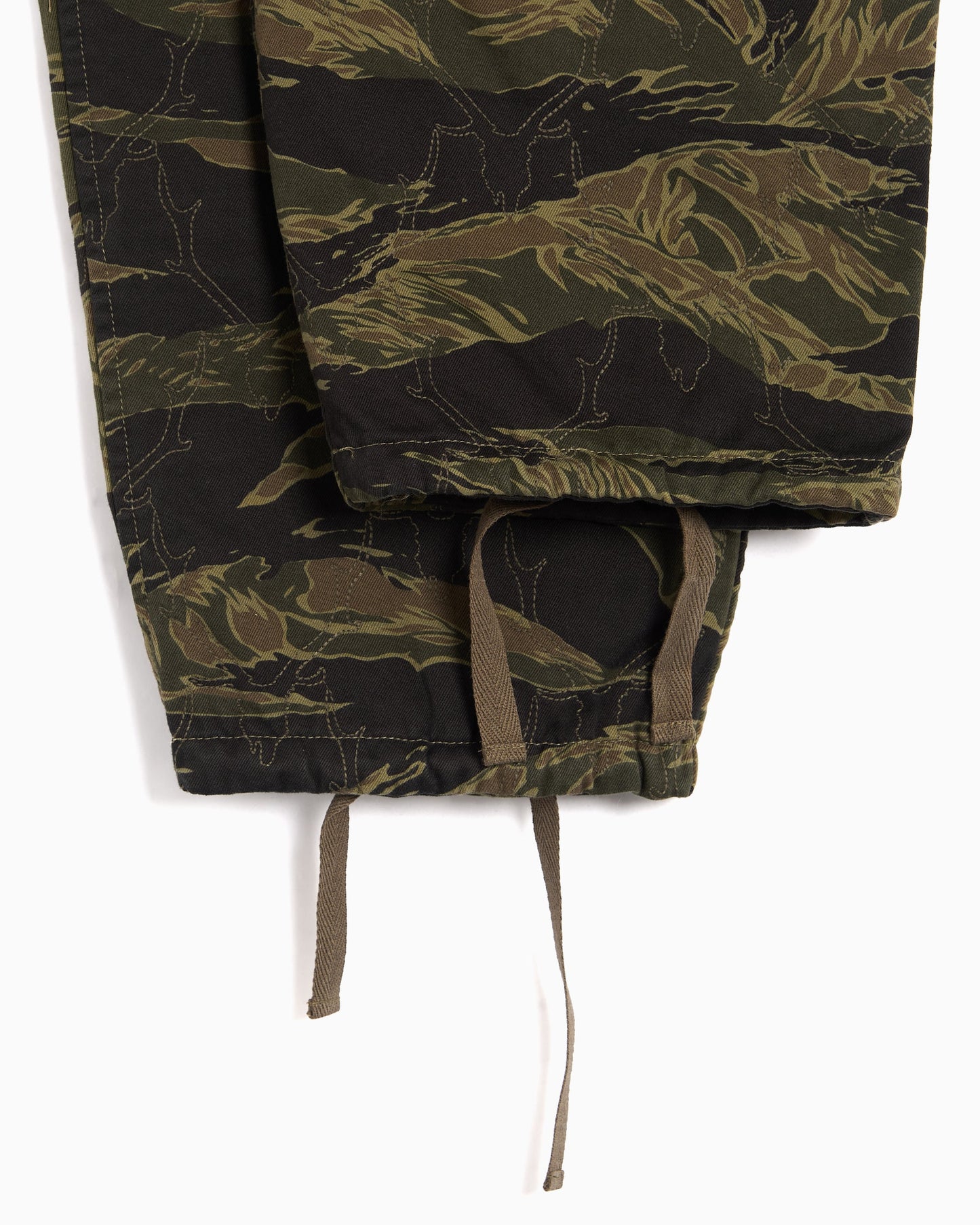 Pantalones de chandal Relaxed South2 West8 String Slack Camo para hombre