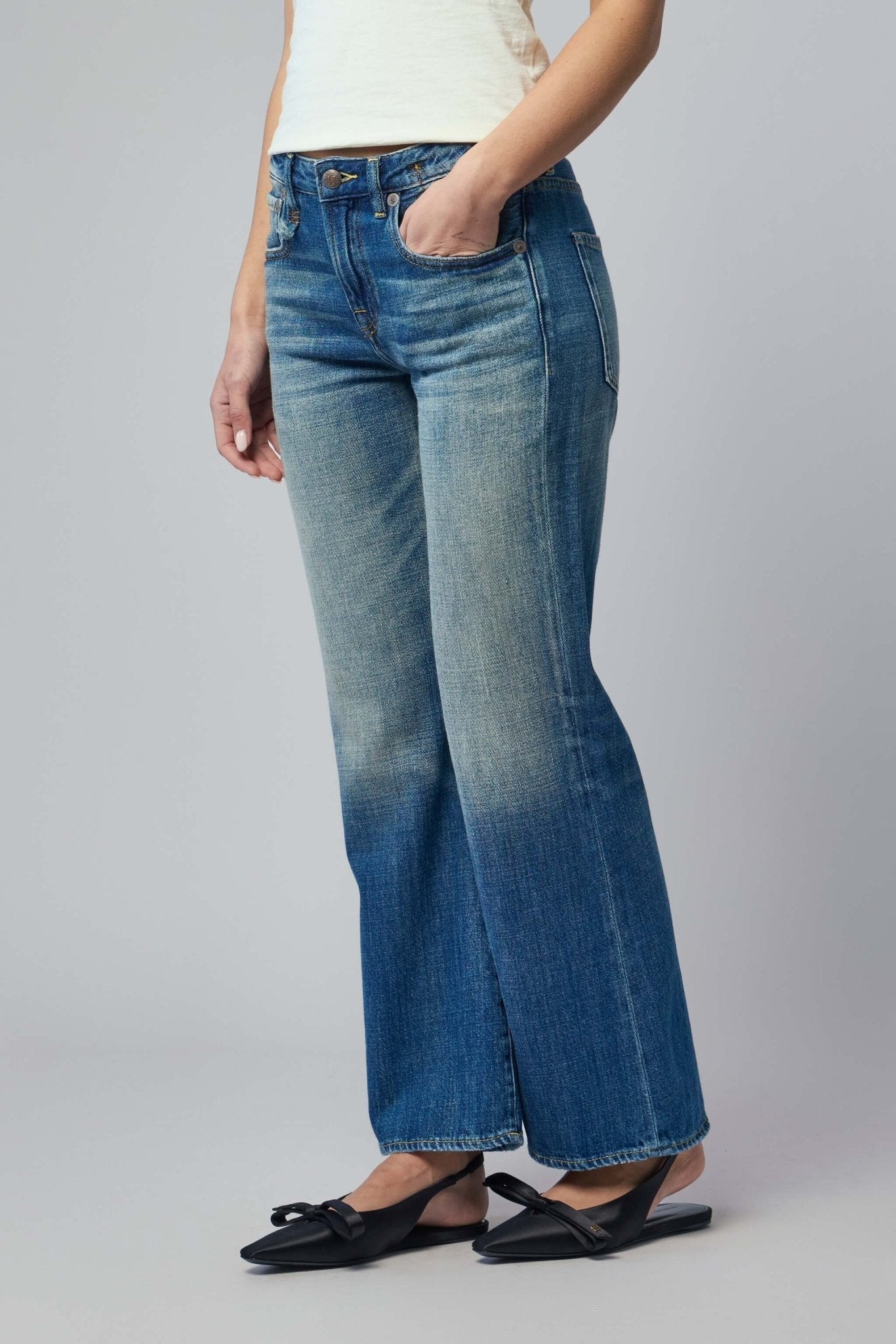 Joan Cropped Flare Jean