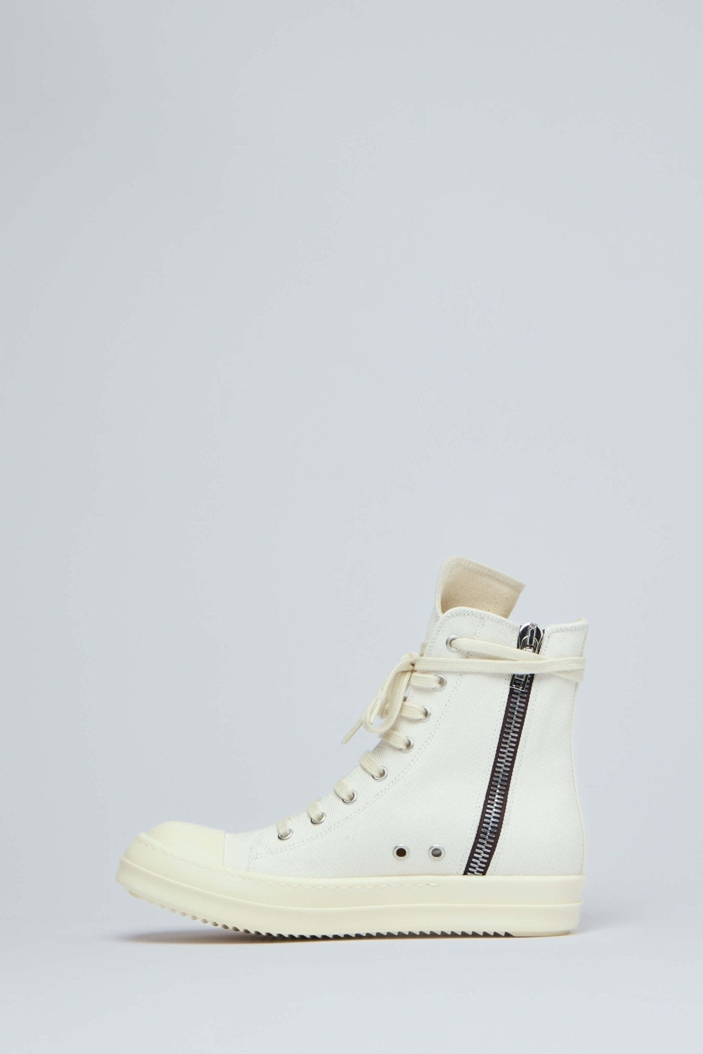 Cargo Sneaks