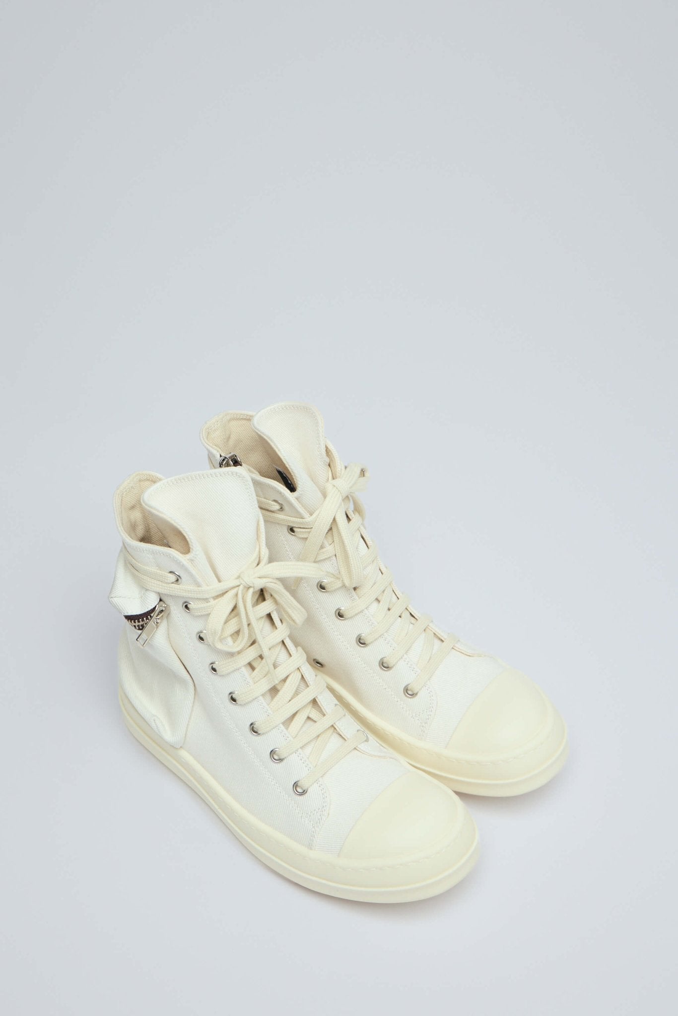 Cargo Sneaks
