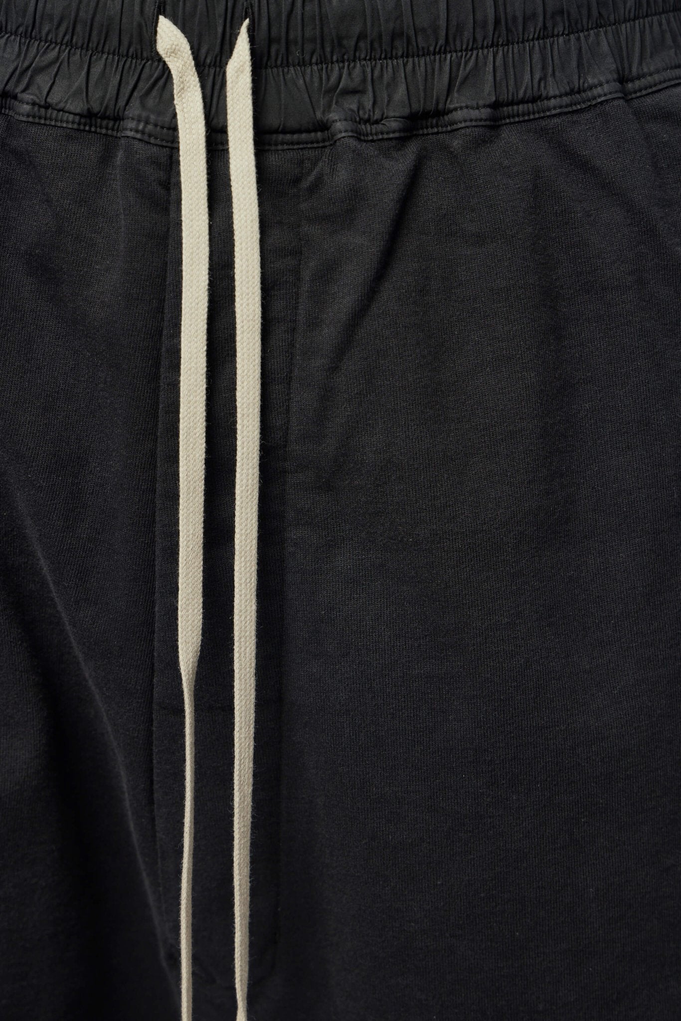 Drawstring Pods Knit Shorts