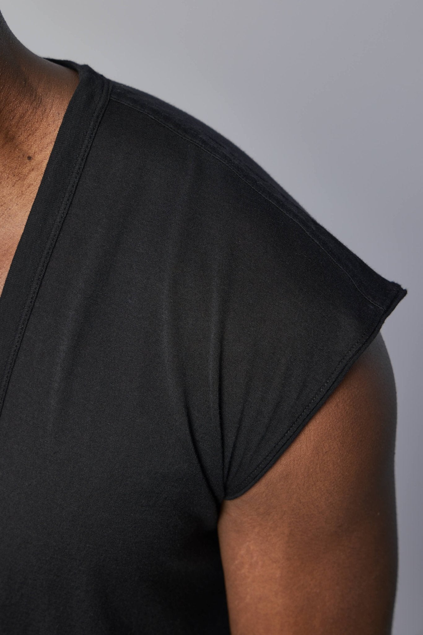 Dylan T Cotton Knit