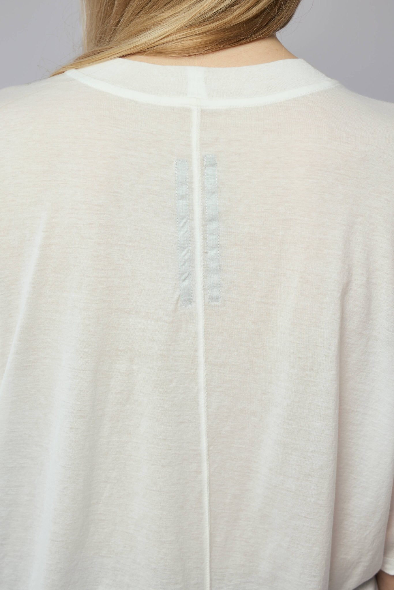 Knit T-shirt/walrus T