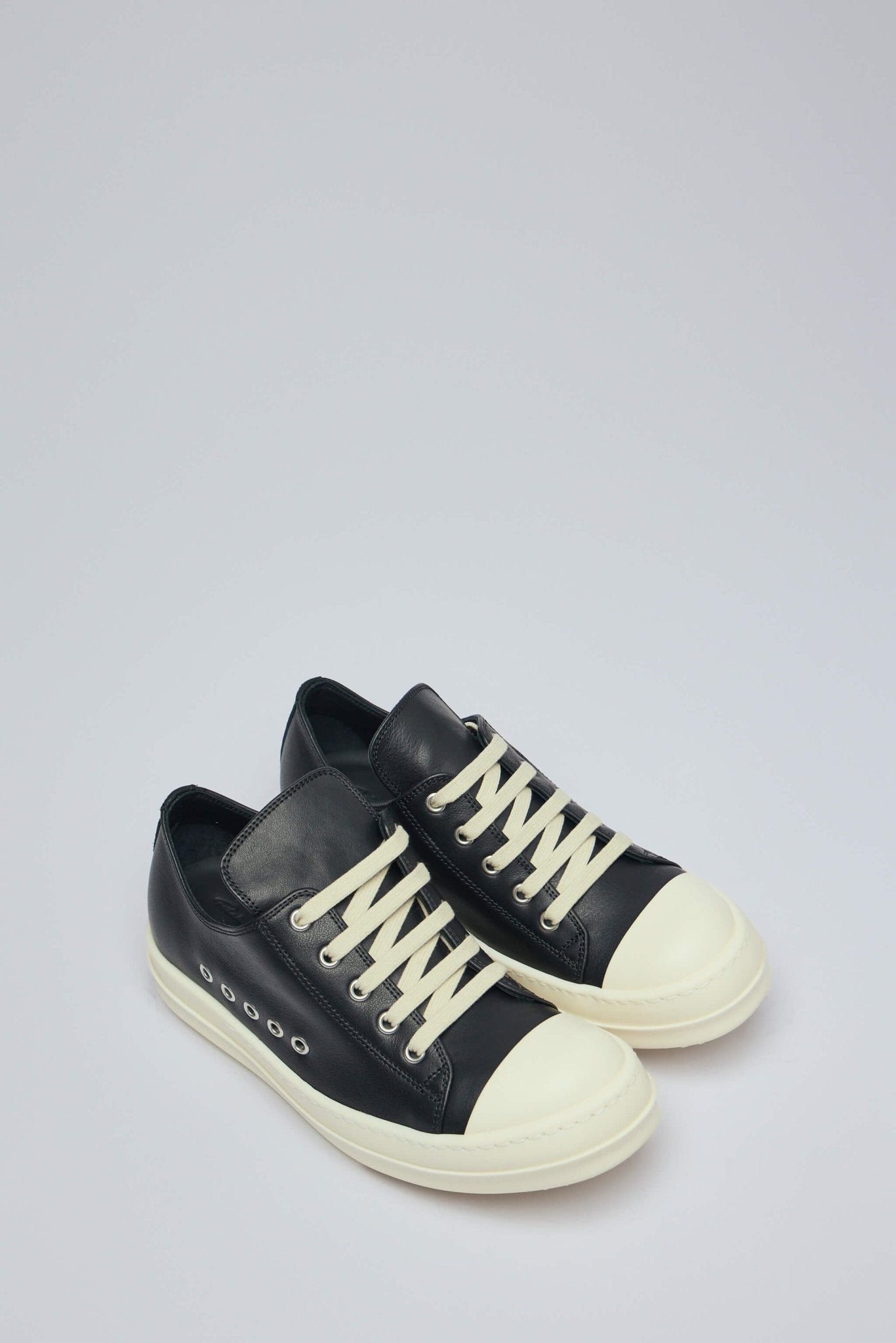 Extreme Low Sneaks
