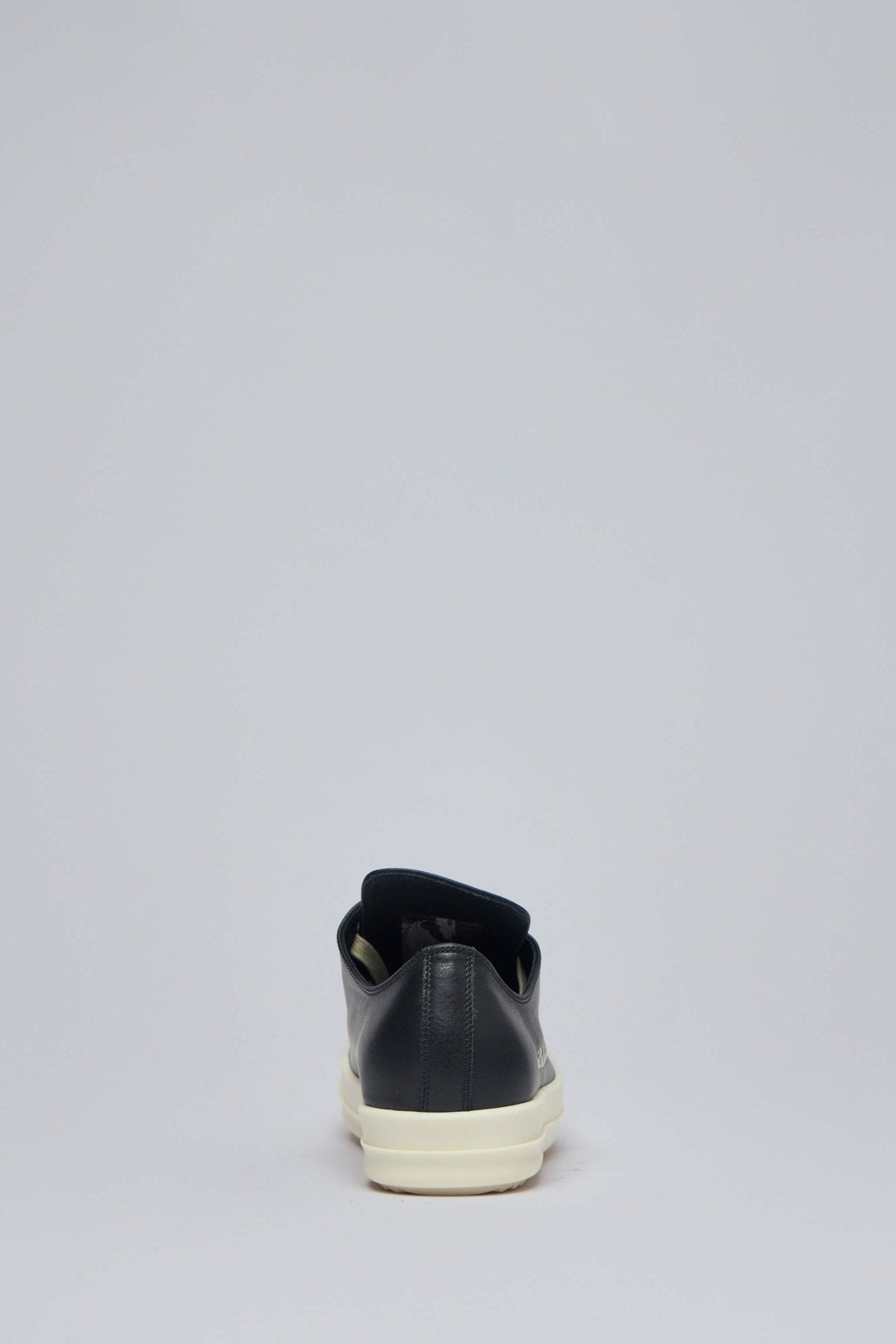 Extreme Low Sneaks