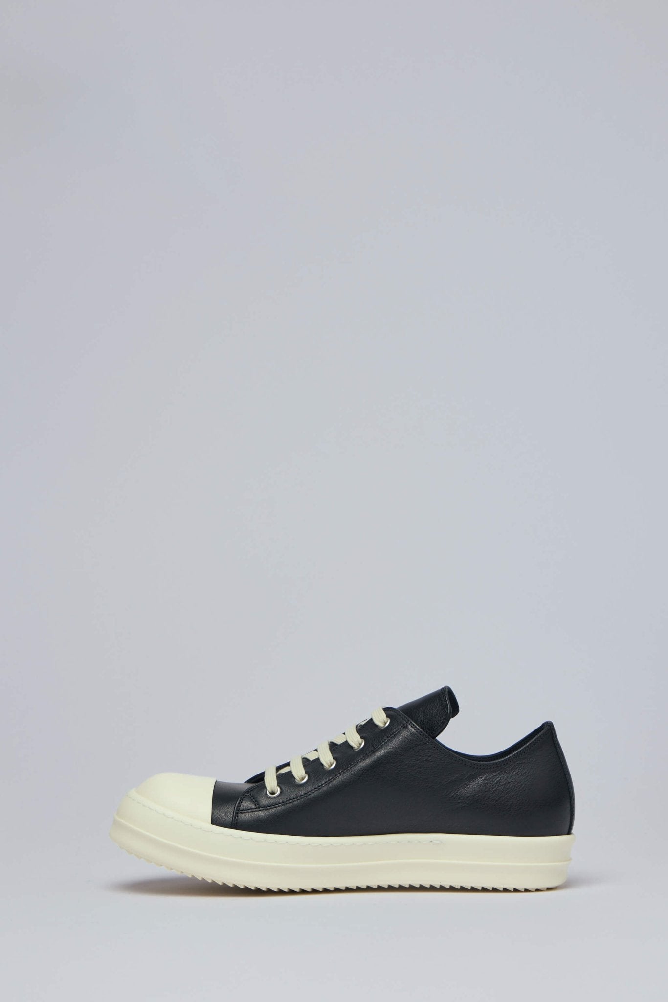Temple Extreme Low Sneaks