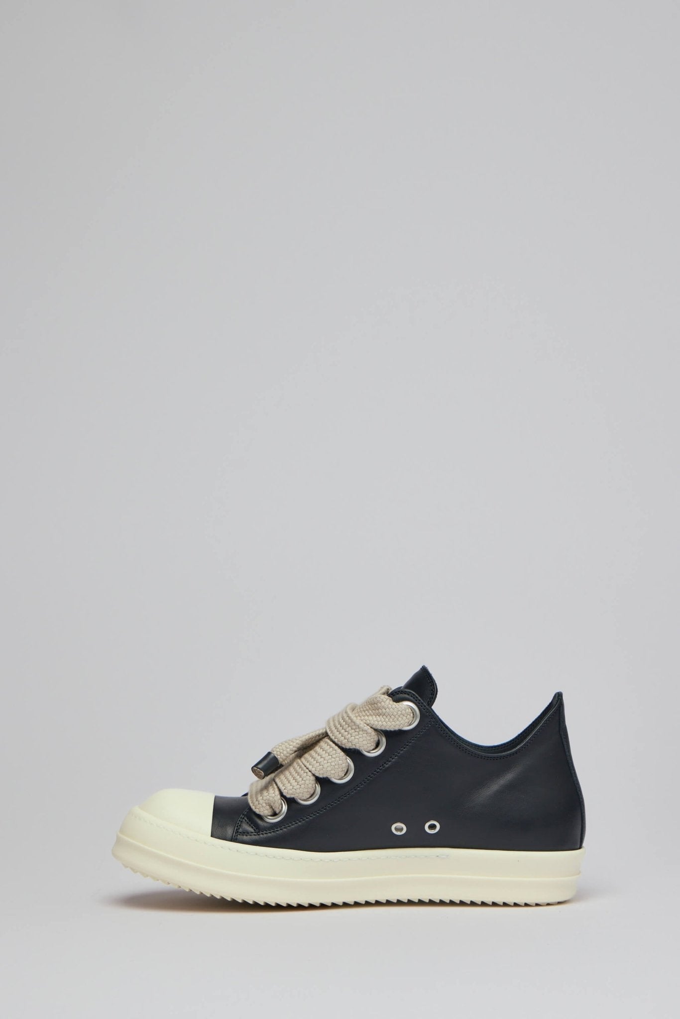 Jumbolace Low Sneaks