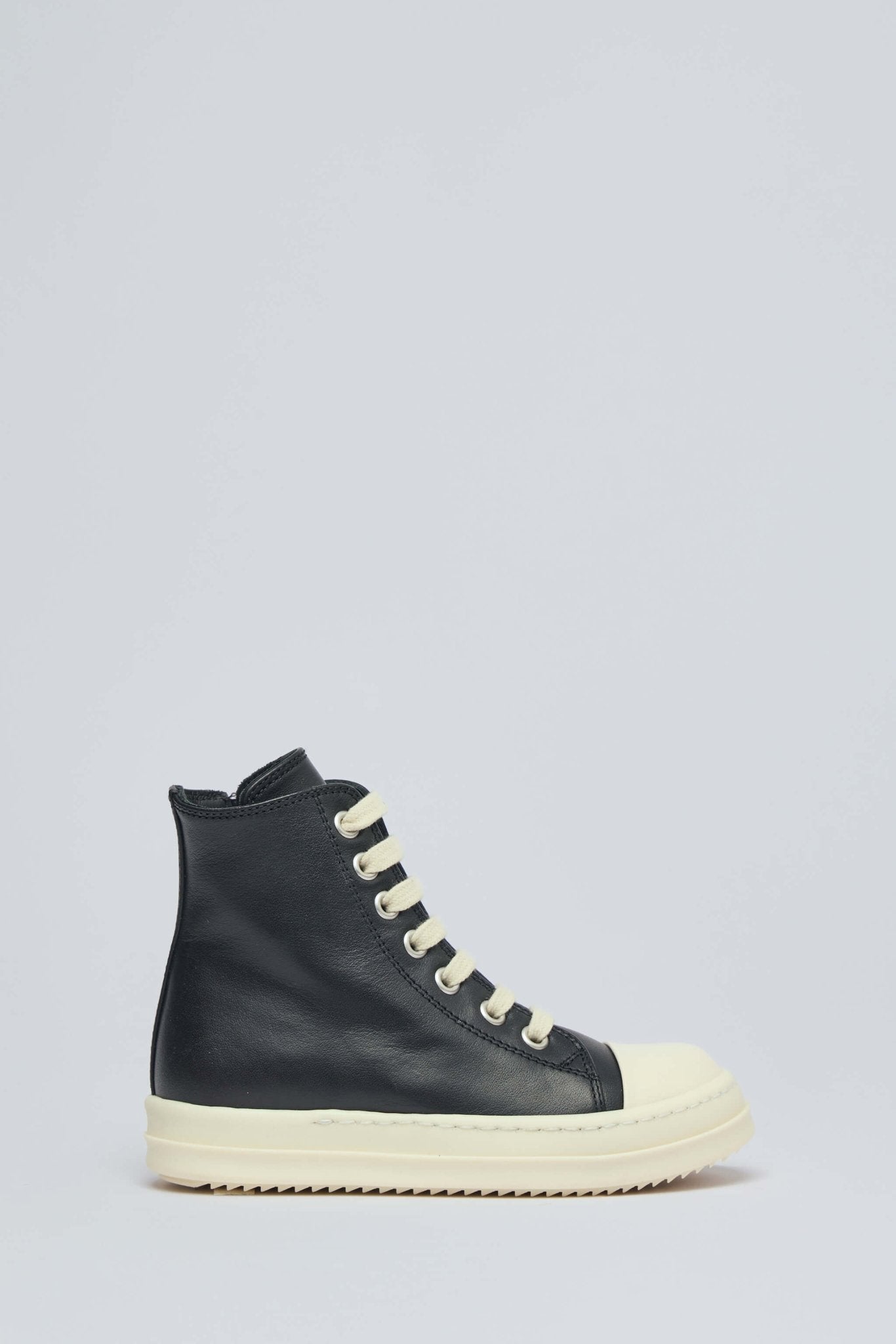 Sneaks